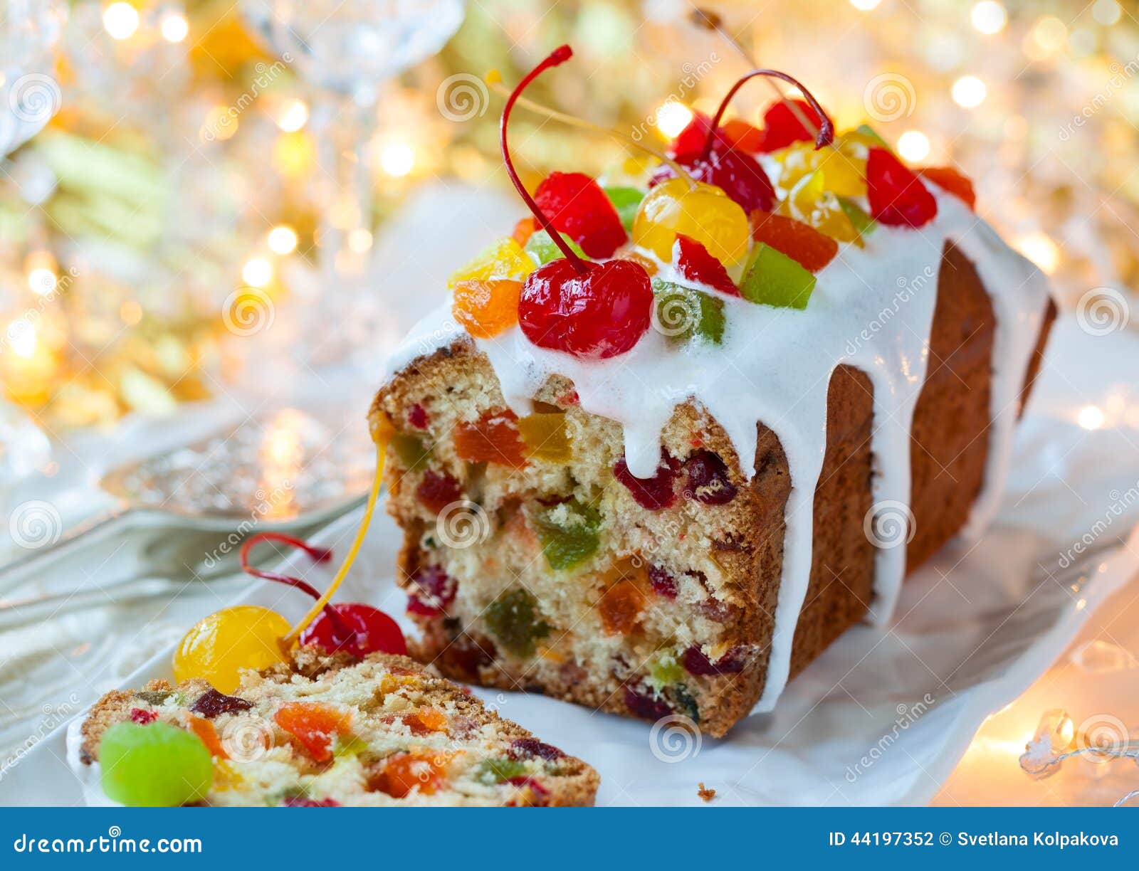 Queque De Frutas De La Navidad Foto de archivo Imagen de caramelo