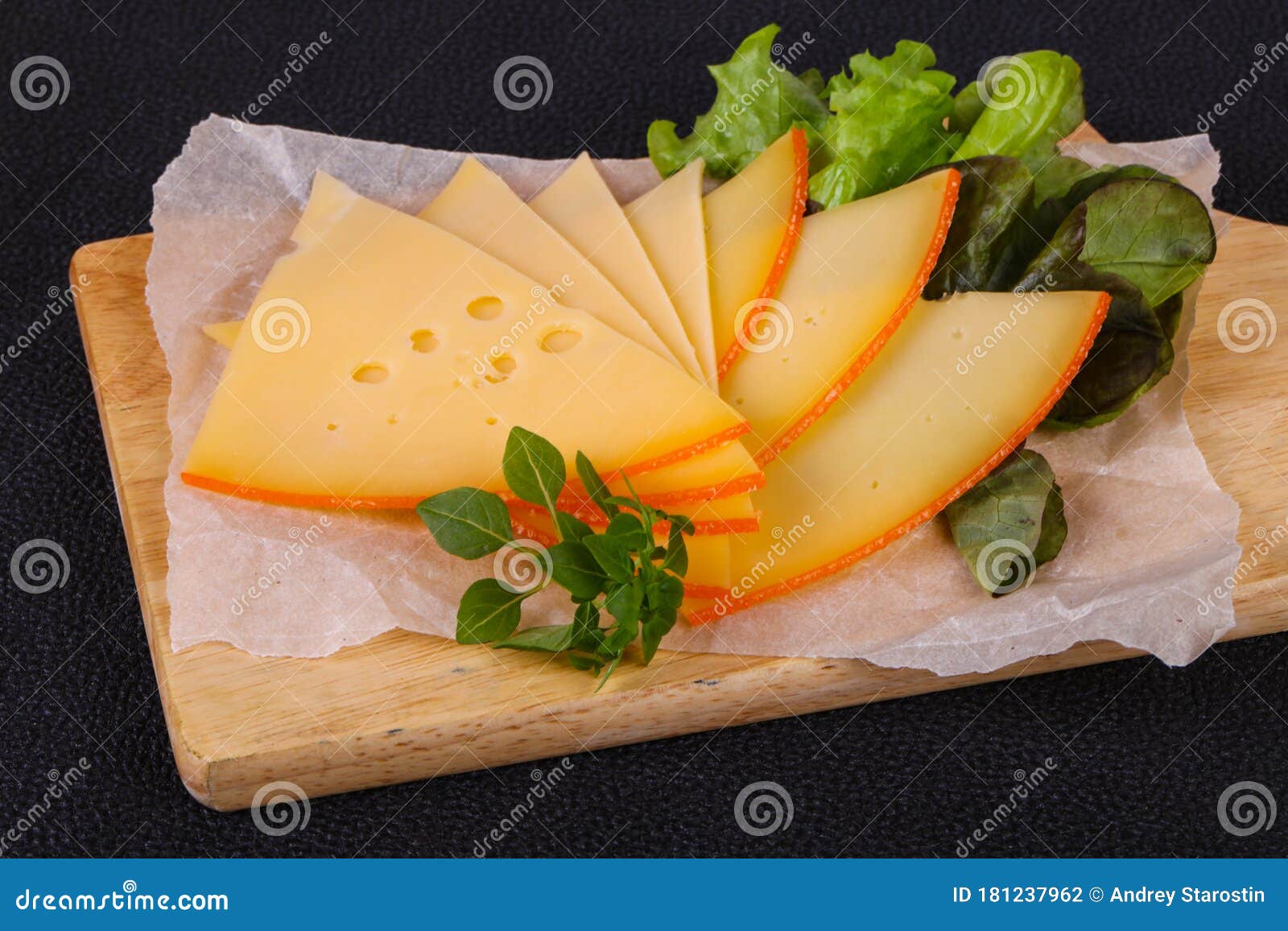 Queso Suizo Amarillo Rebanado Foto de archivo Imagen de fondo