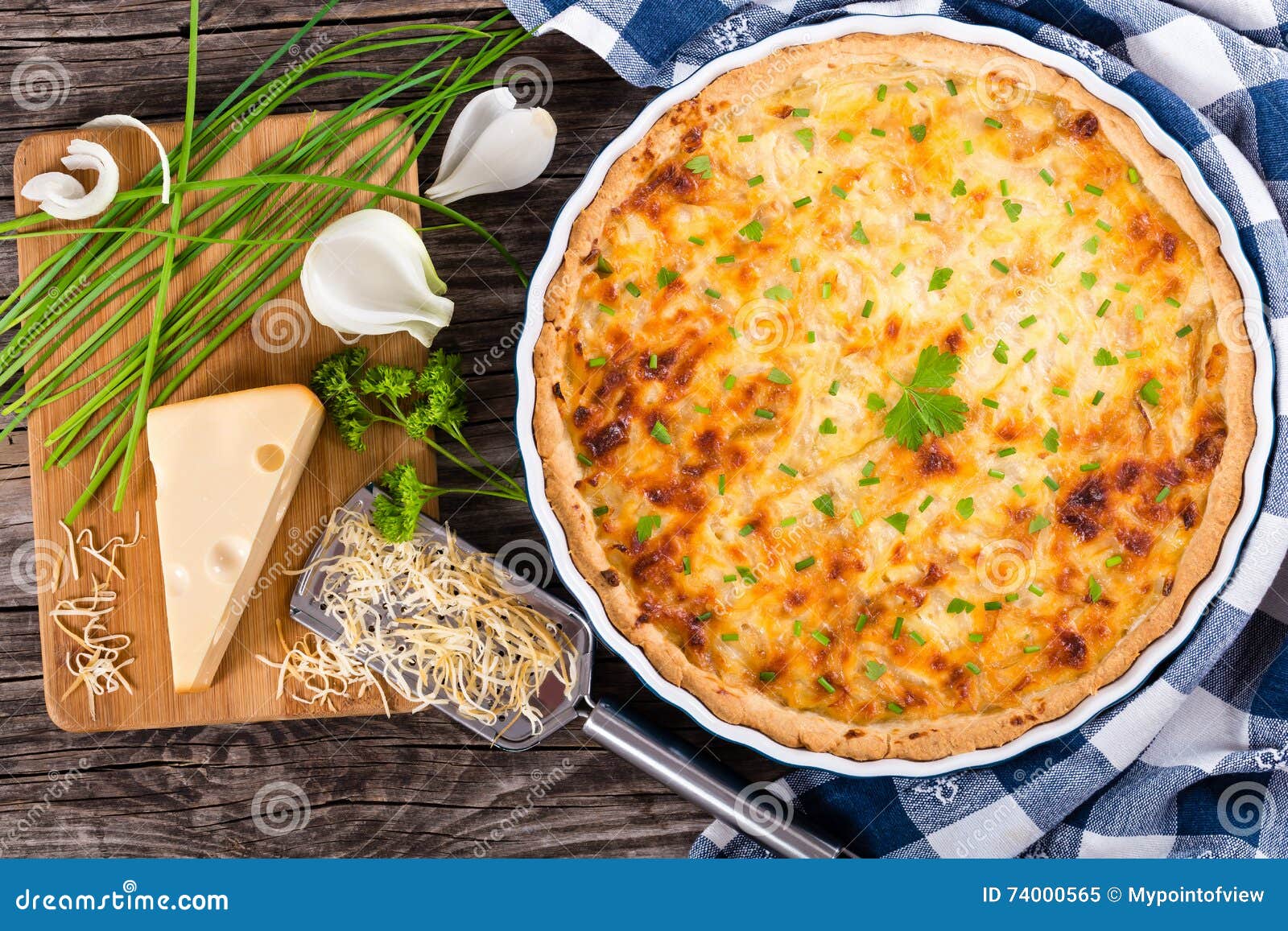 Quiche Francaise De Fromage D Oignon Vue D En Haut Image Stock