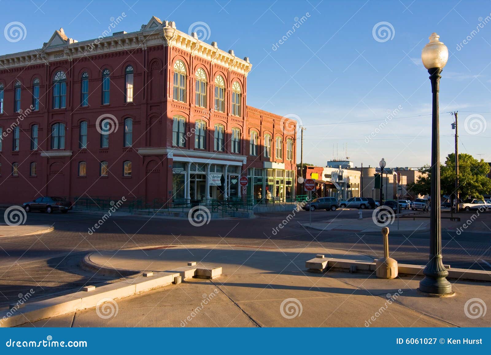 Quiet Afternoon Downtown stock image. Image of mainstreet 6061027