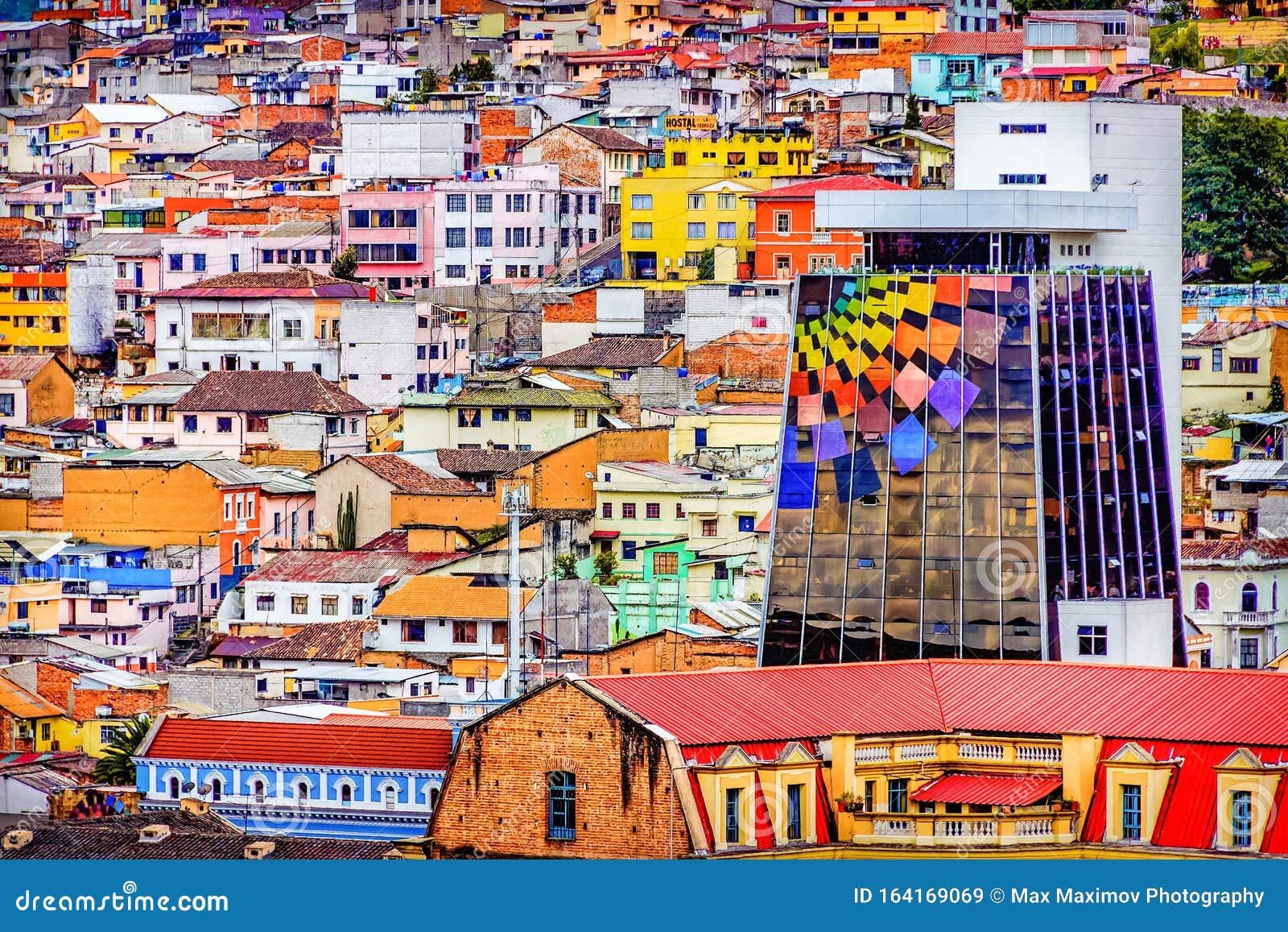 Quito Ecuador Fassaden Des Farbenfrohen Hauses Und Dacher Von Quito Stockbild Bild Von Sud Quito 164169069