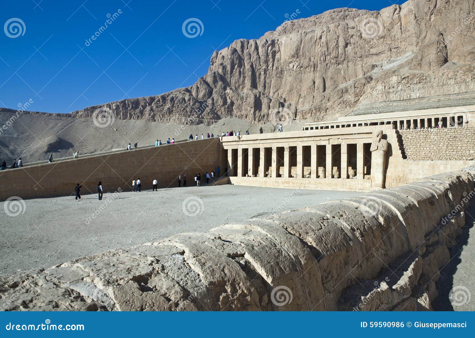 qurna-area-editorial-photo-image-of-qurna-outside-statue-59590986