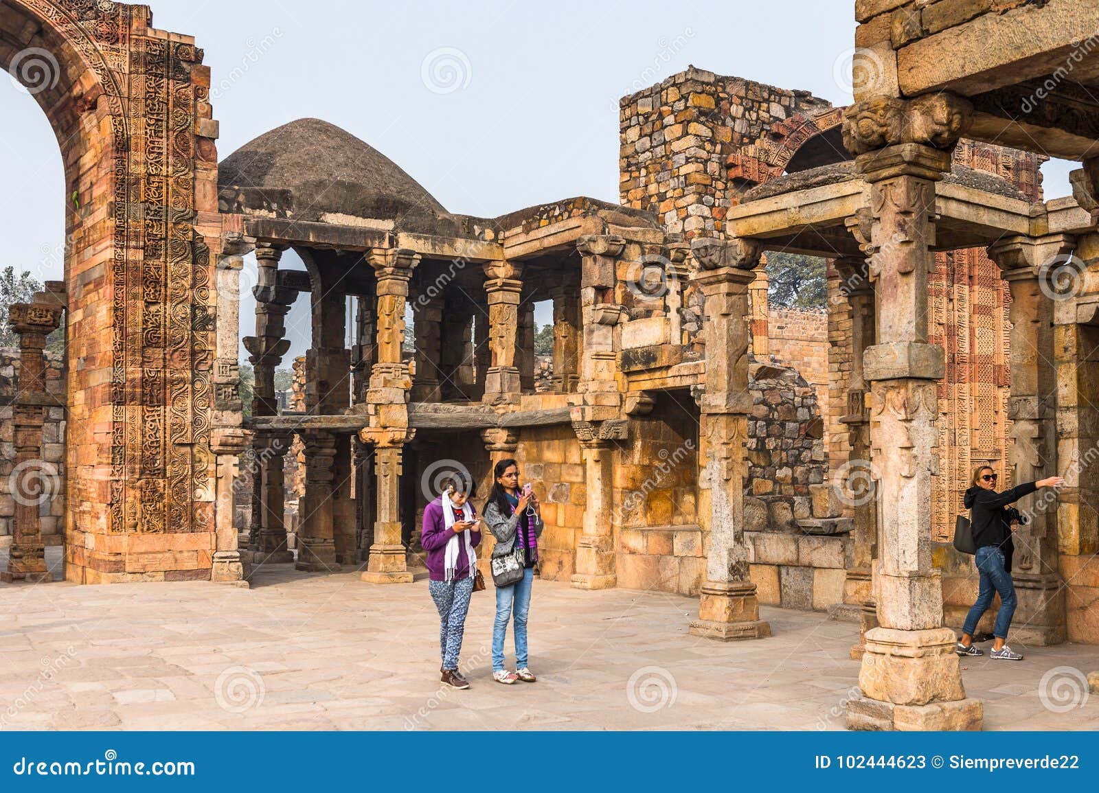 QutbKomplex (Qutub redaktionelles stockfoto. Bild von erbe 102444623