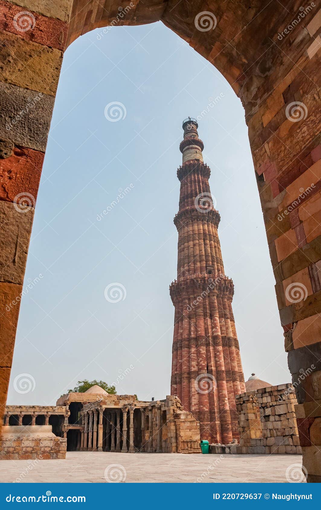 Qutub Minar The Tallest Minaret In India Is A Marble And Red Sandstone