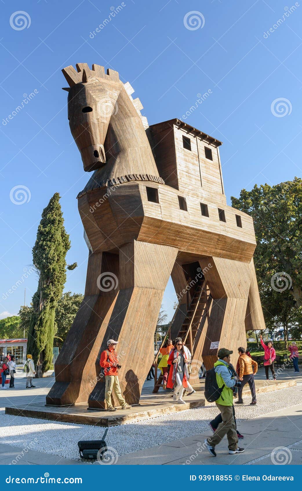 Réplica Do Cavalo De Troia De Madeira Na Cidade Antiga De Troy