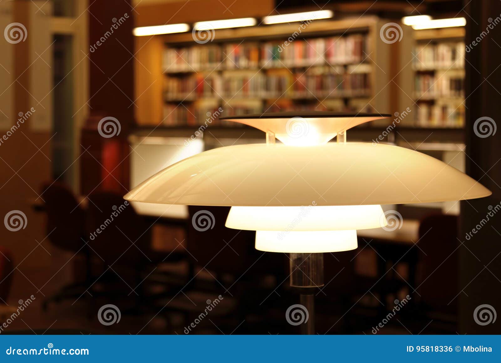 Rétro Matériel D'éclairage De Lampe De Bibliothèque Photo stock - Image du  accessoire, plafond: 95818336