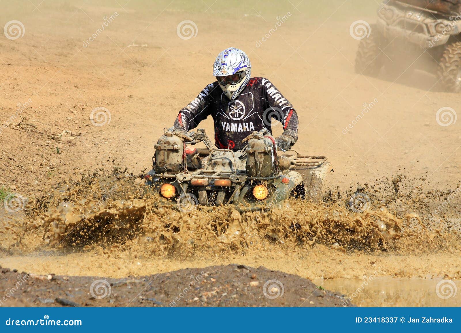 Race fourwheeler rider editorial photography. Image of sunny 23418337