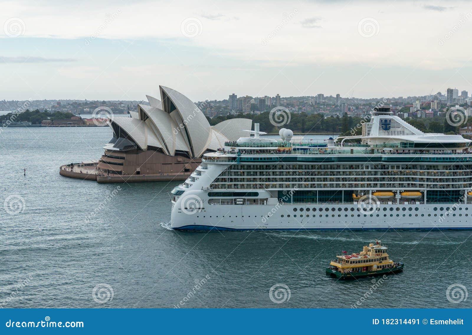 Radiance Of The Seas Cruise Ship Leaving Sydney Harbour Editorial Photo 