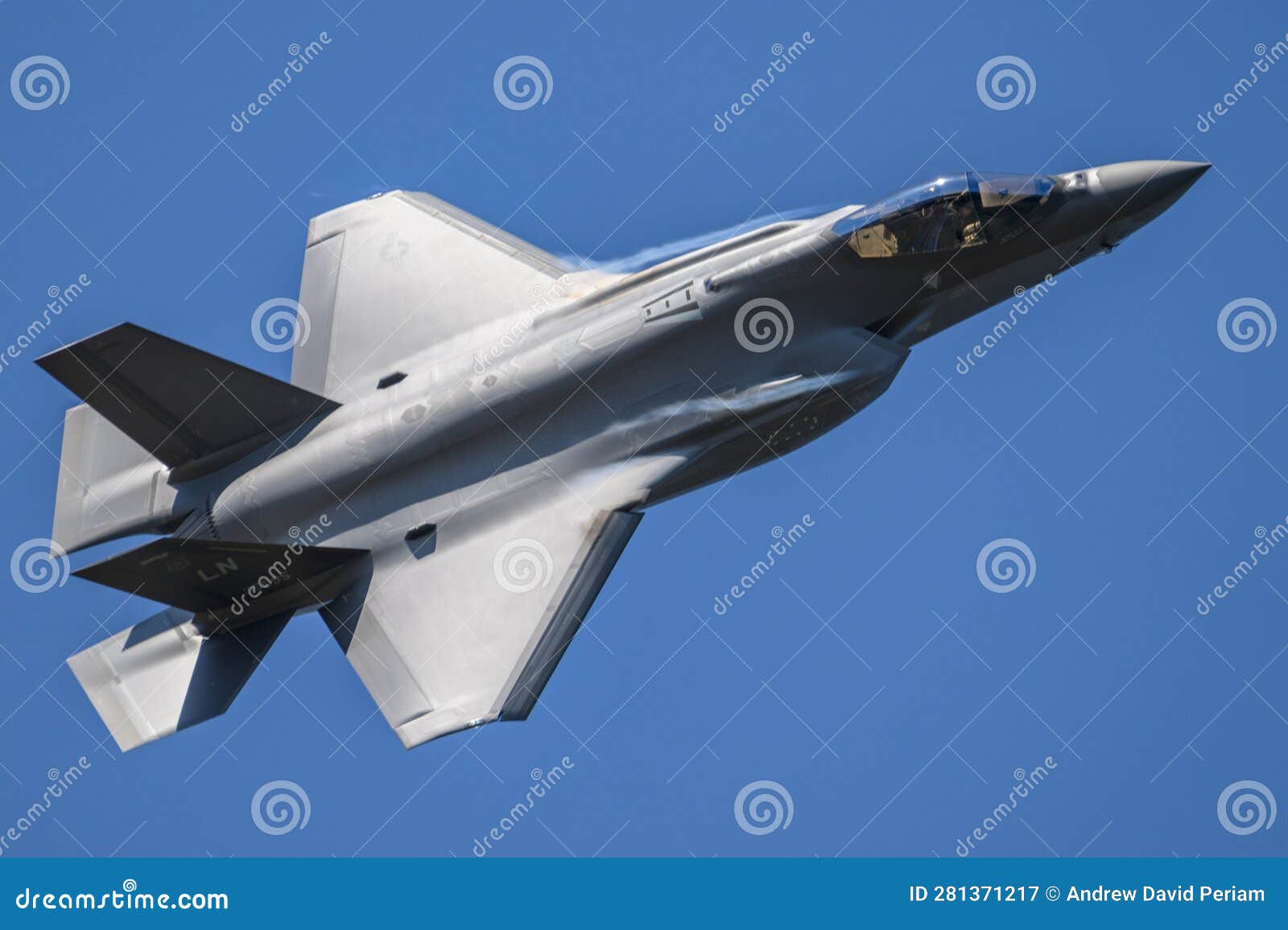 US Air Force F-35A Stealth Aircraft in Flight Editorial Photography ...