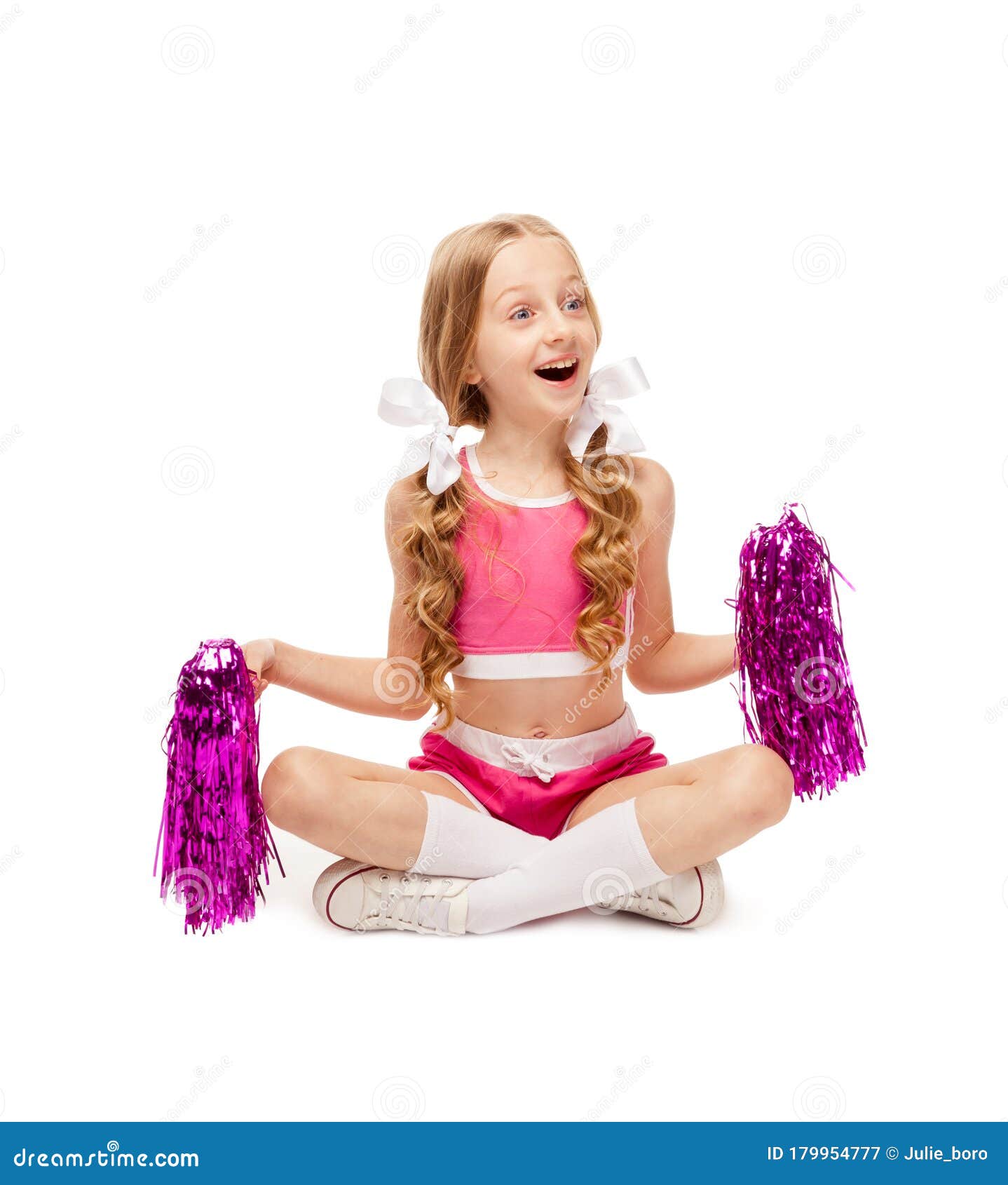 Ragazza in Costume Da Cheerleader Con Un Pomo Su Un Bianco Immagine Stock -  Immagine di lifestyle, modo: 179954777