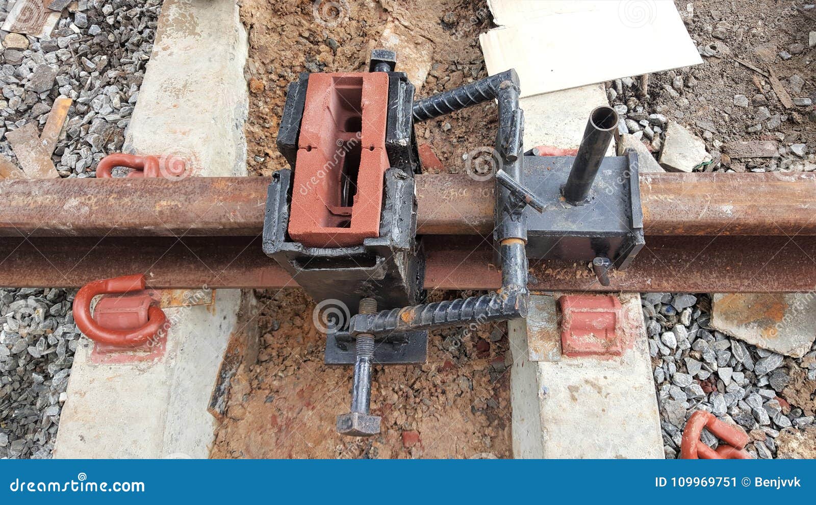 Railway joint mold jig stock image. Image of mold, train 109969751