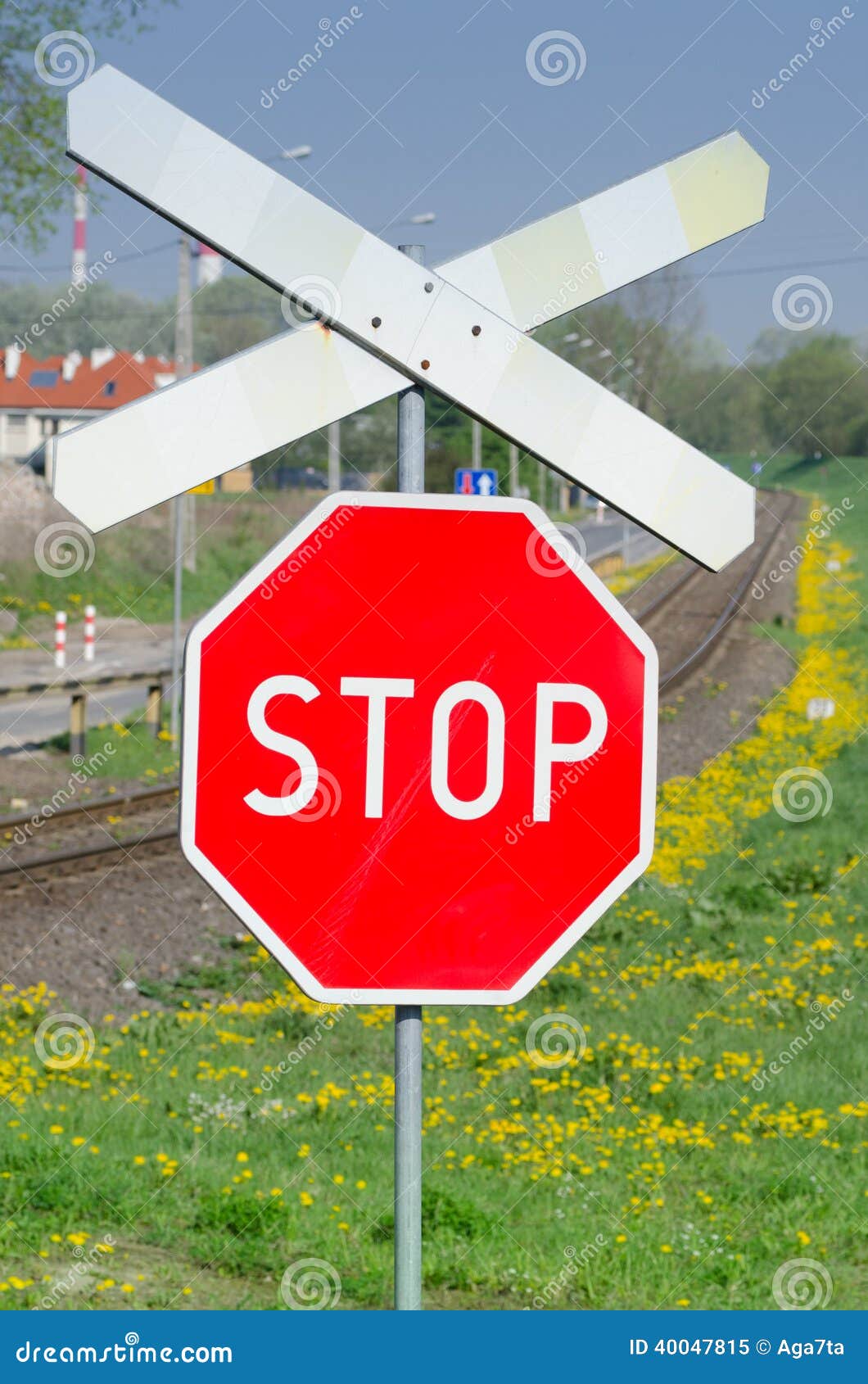 railway-stop-sign-red-cross-40047815.jpg