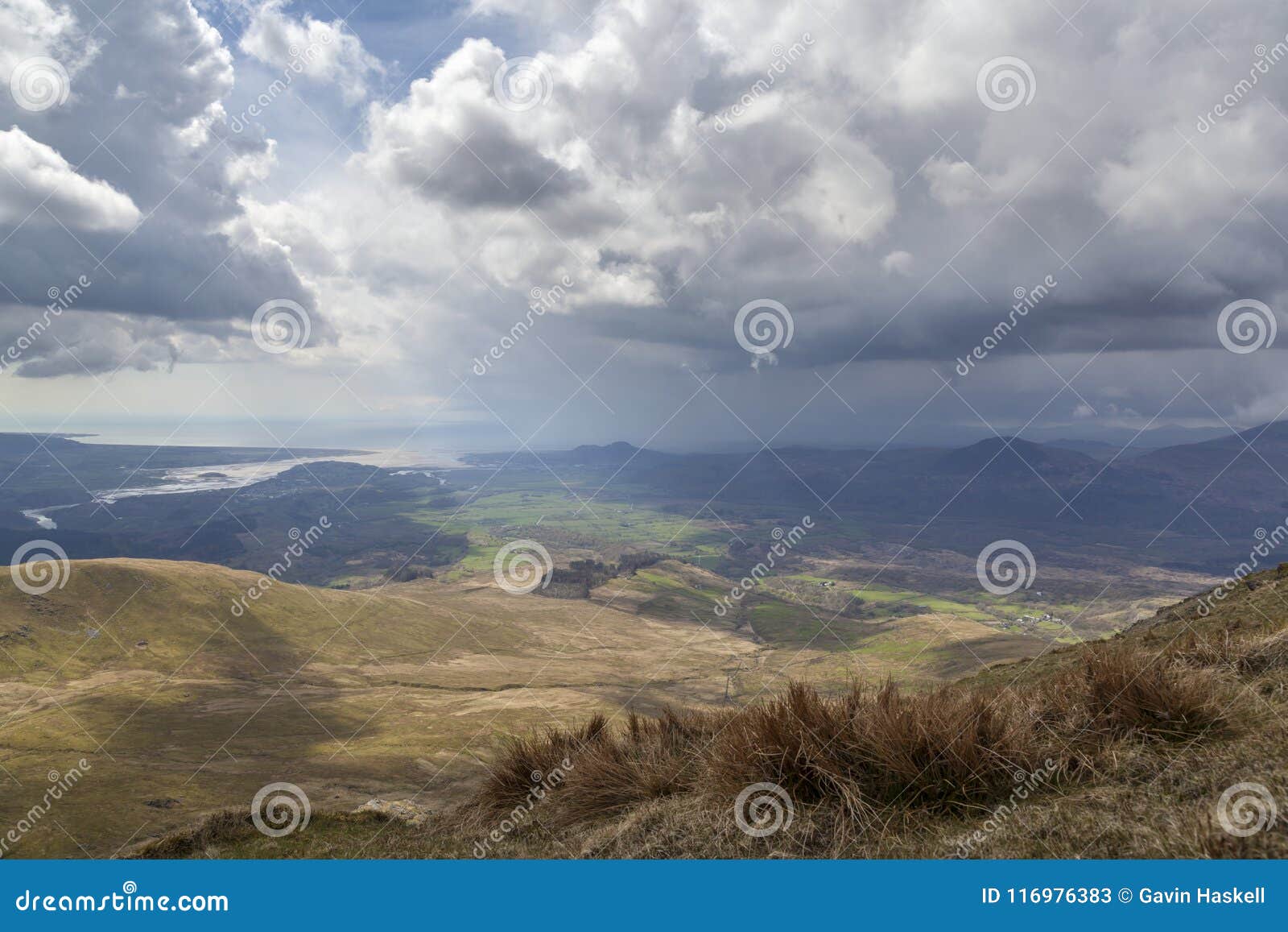 rain clouds over porthmadog