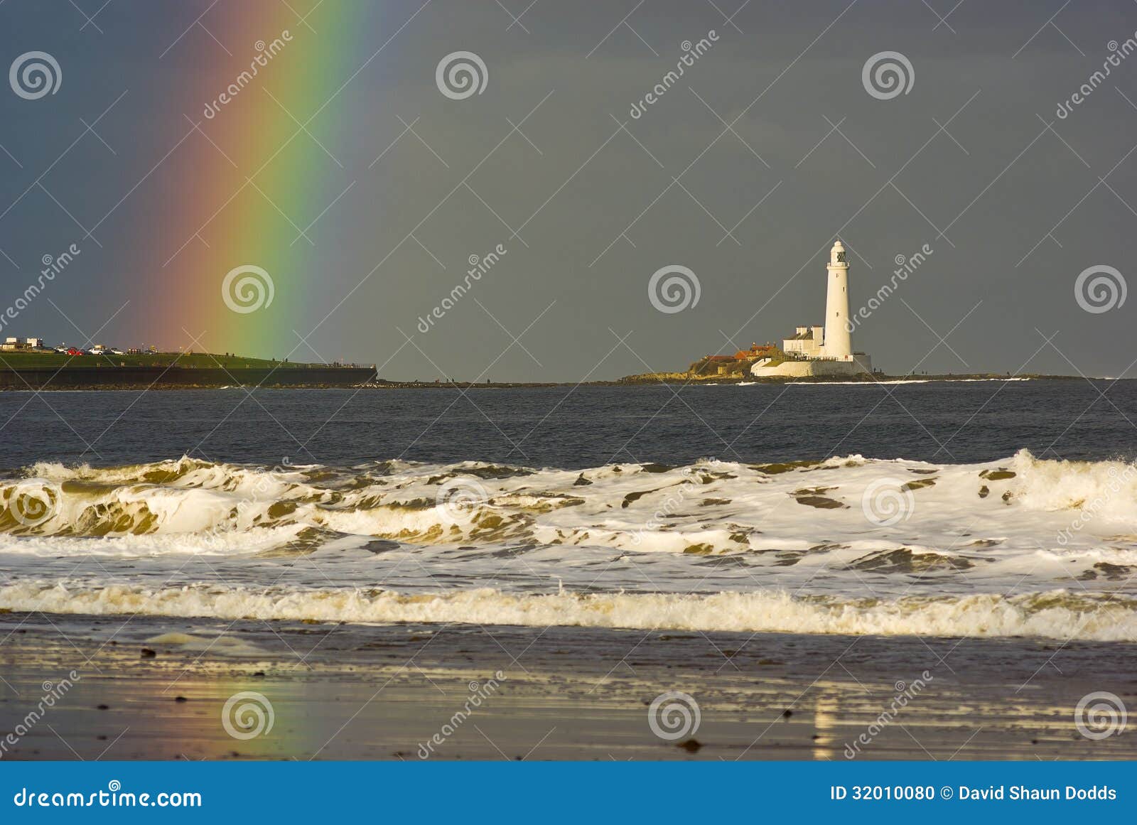 rainbow at st. marys lighthouse near newcastle