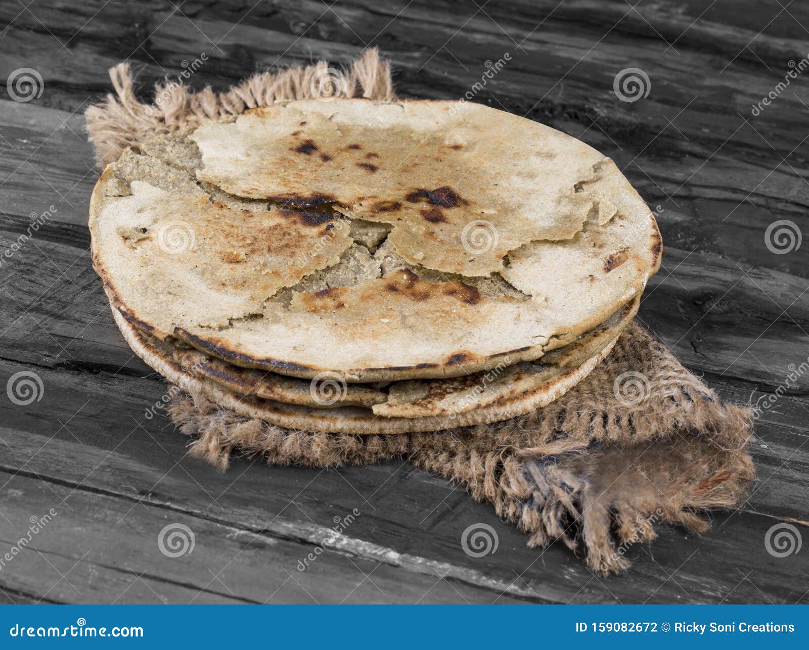 rajasthani bajra roti or bajri roti on wooden table