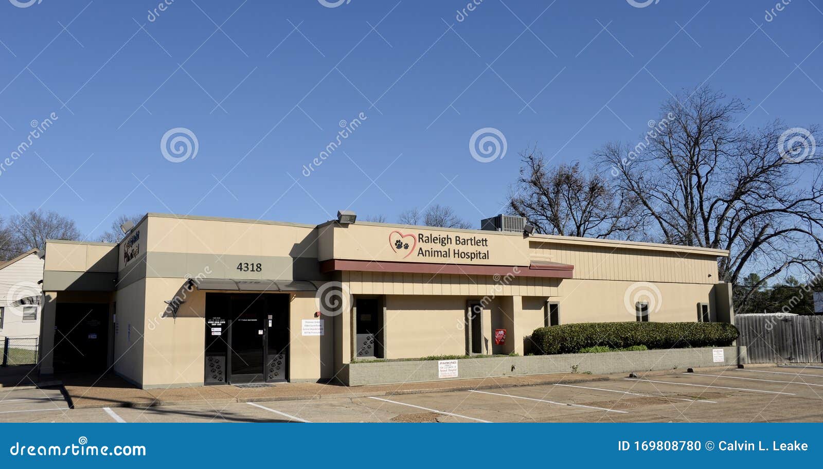 Raleigh Bartlett Animal Hospital, Memphis, TN Editorial Image - Image of  owned, noncorporate: 169808780