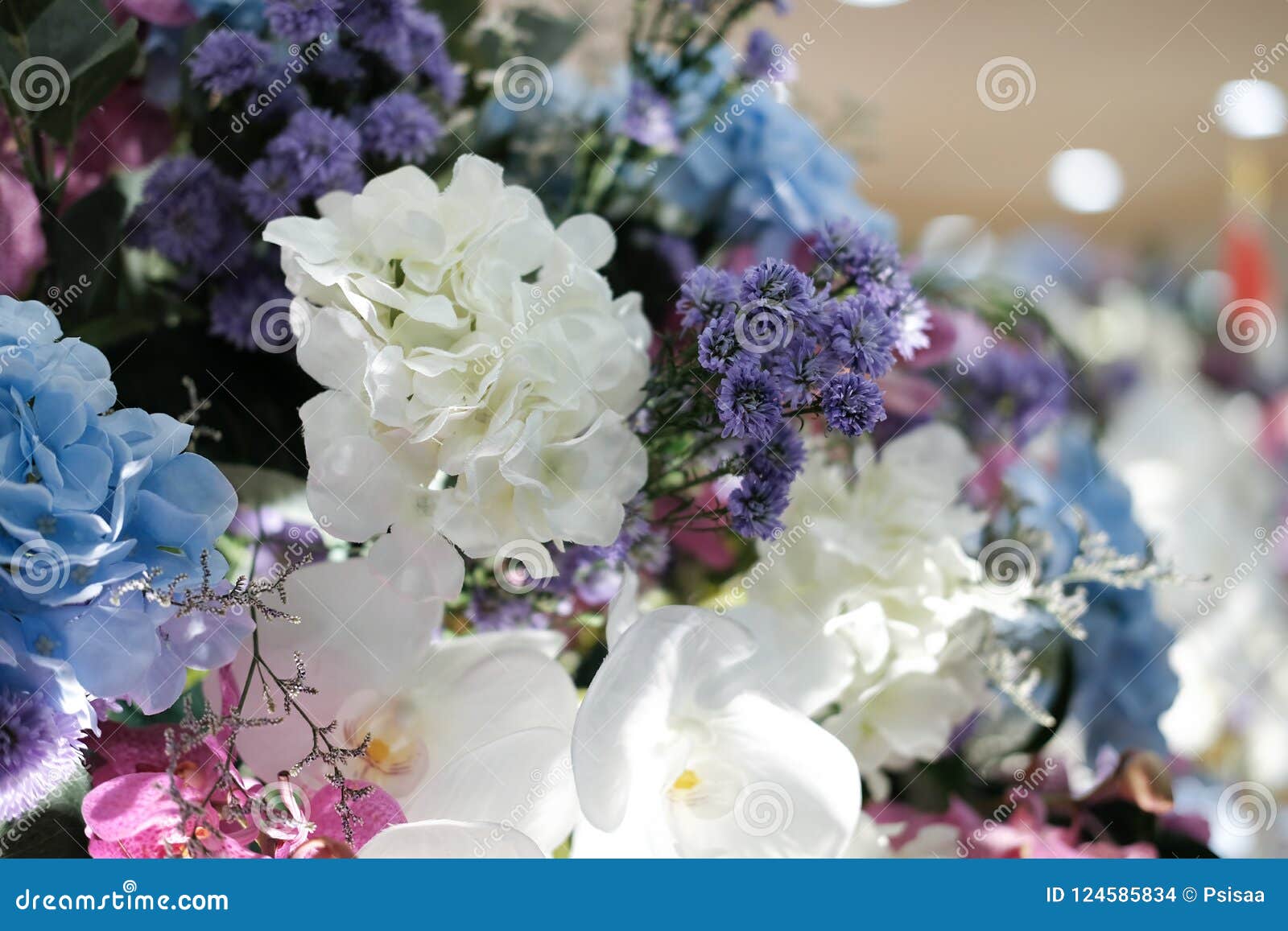 Ramalhete Azul & Branco Artificial Da Flor Da Hortênsia Foto de Stock -  Imagem de arranjo, matrizes: 124585834