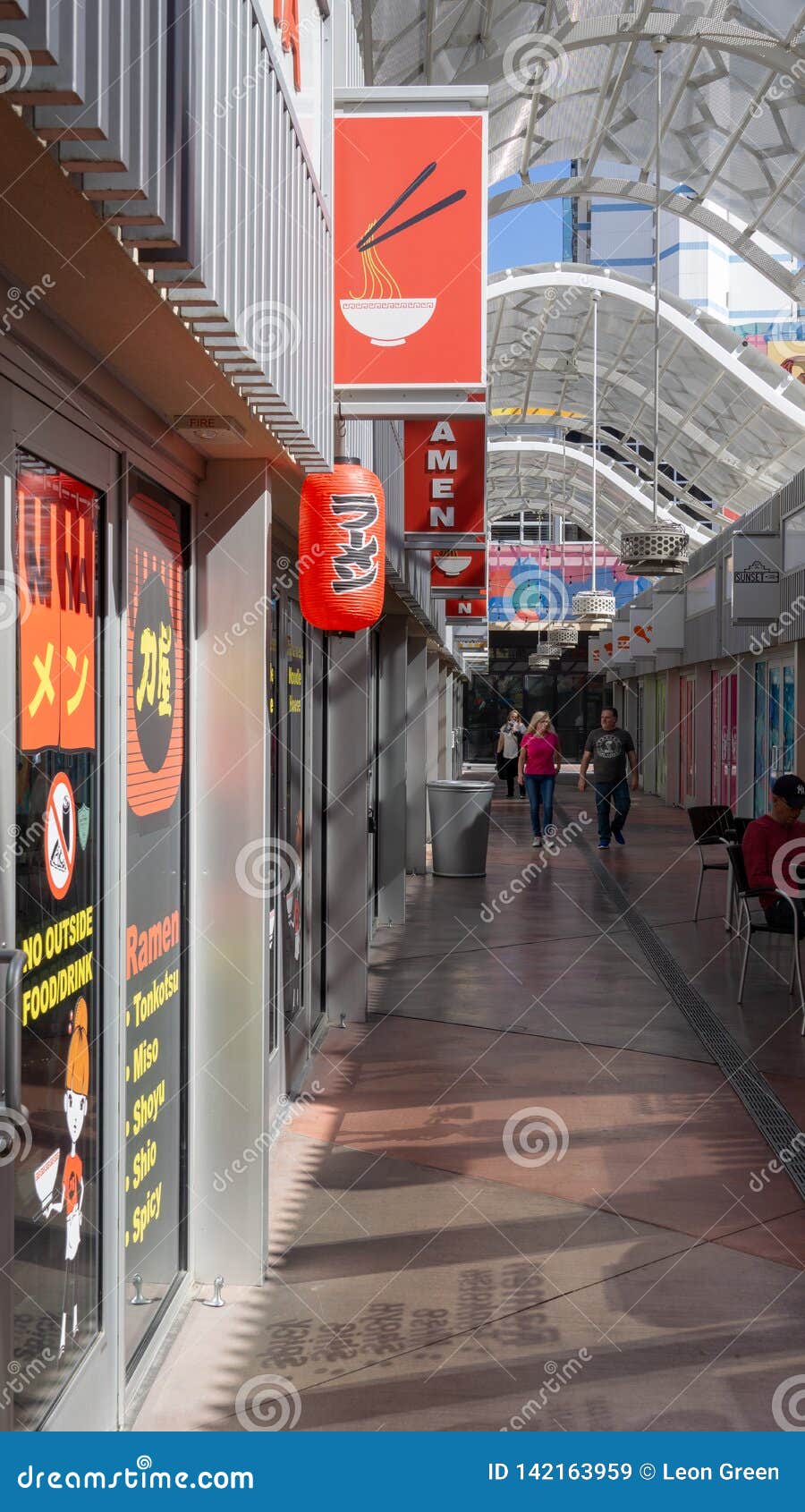 Las Vegas: Grand Bazaar Shops open at Bally's