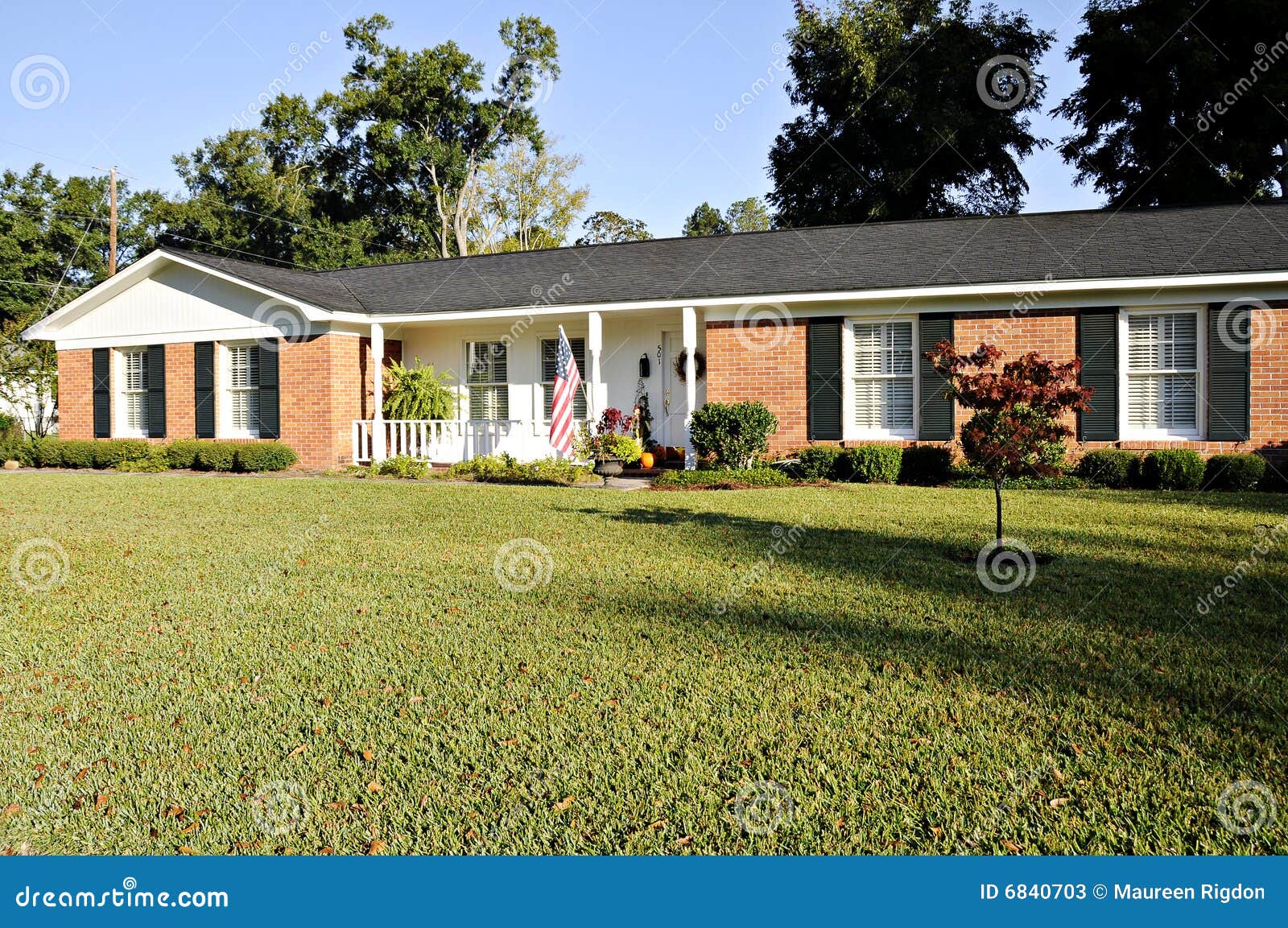  American Ranch Style  Brick Home Stock Photography 