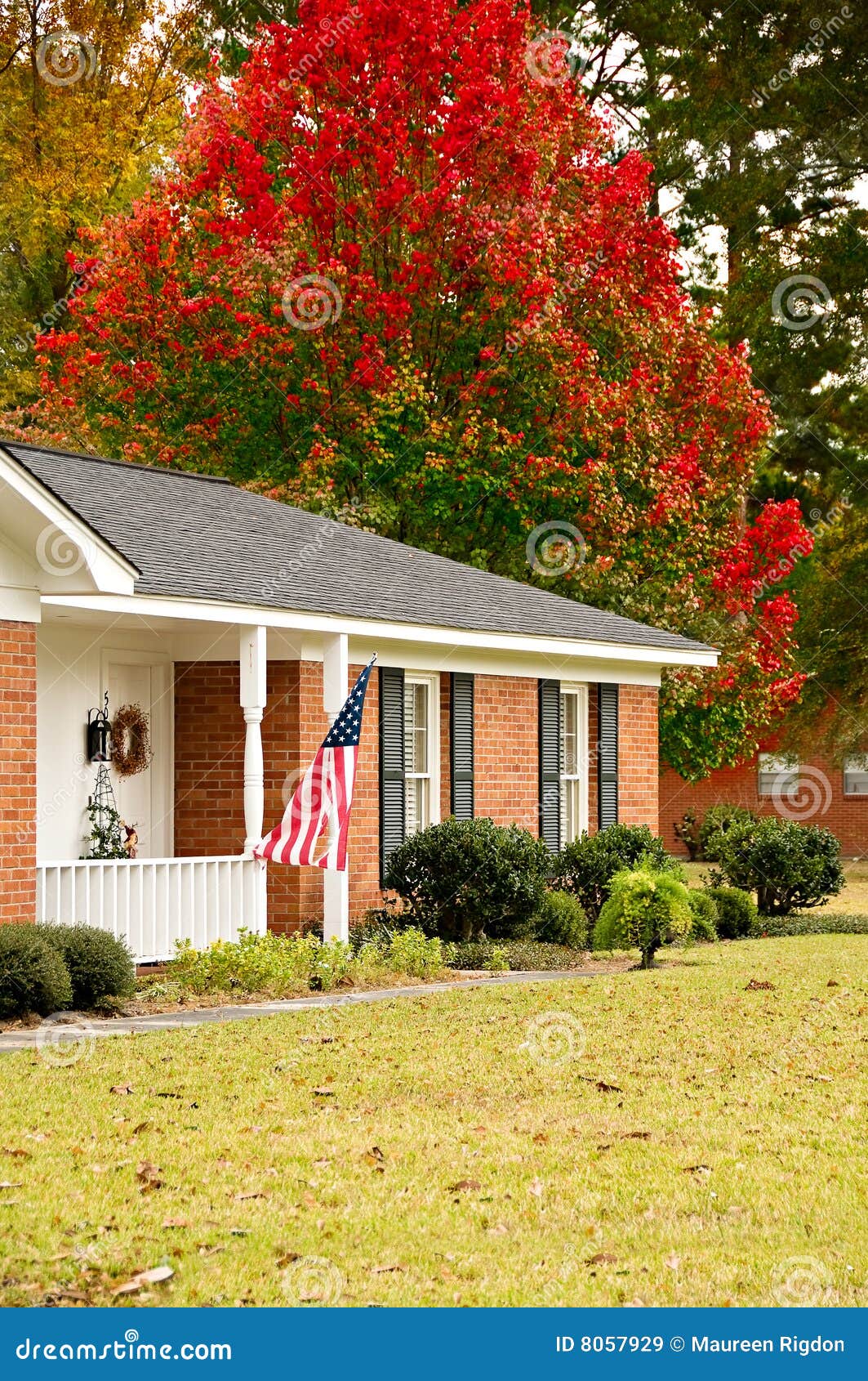  American Ranch Style  Brick Home Stock Photography 