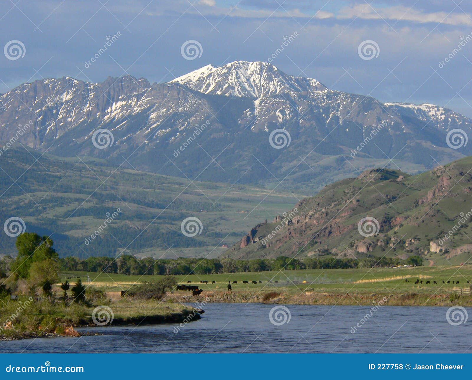 Rancho de Montana foto de stock. Imagem de grande, paste 227758