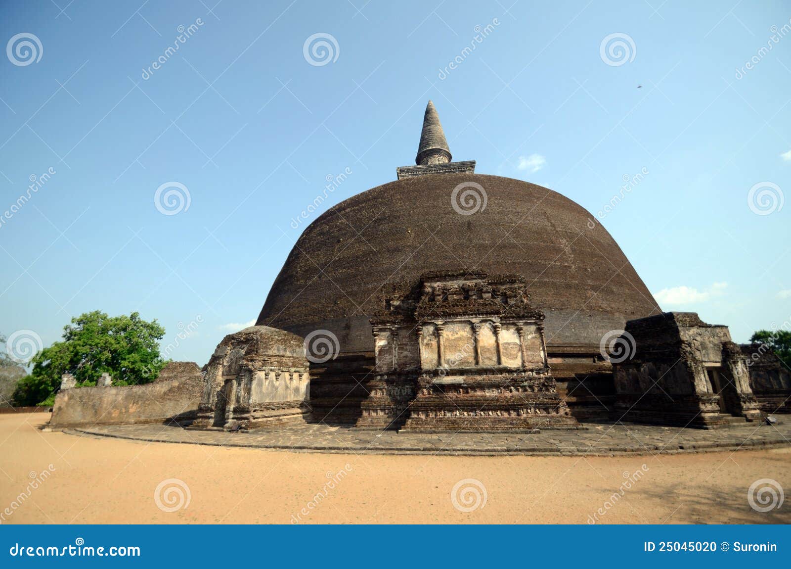 Rankot Vihara in Oude Stad van Polonnaruwa, Sri Lanka