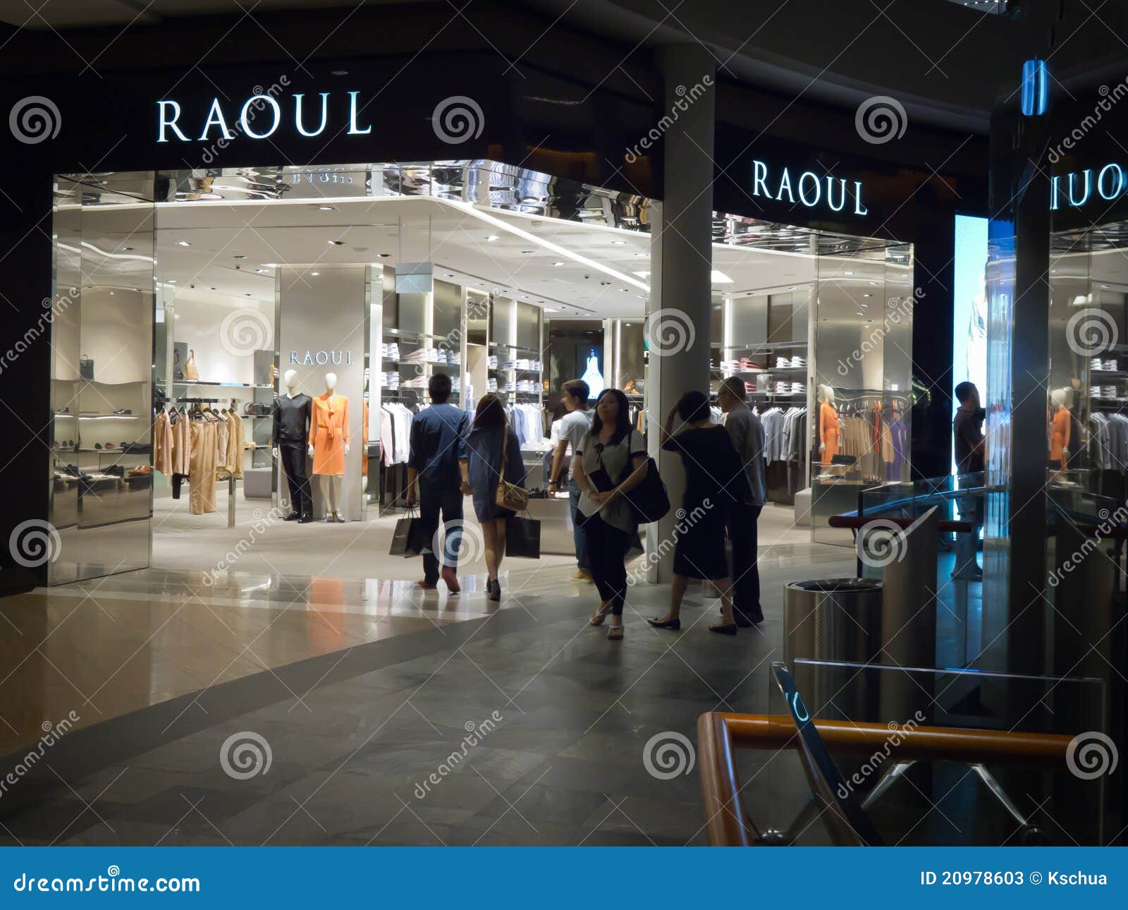 Raoul Retail Store Editorial Stock Photo - Image: 20978603