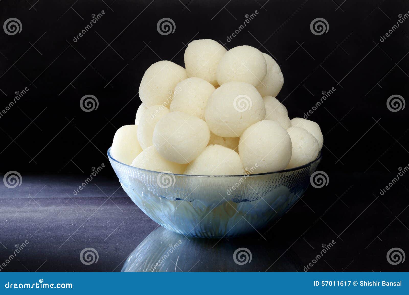 rasgulla - an indian sweet made from khoya, soft and spongy