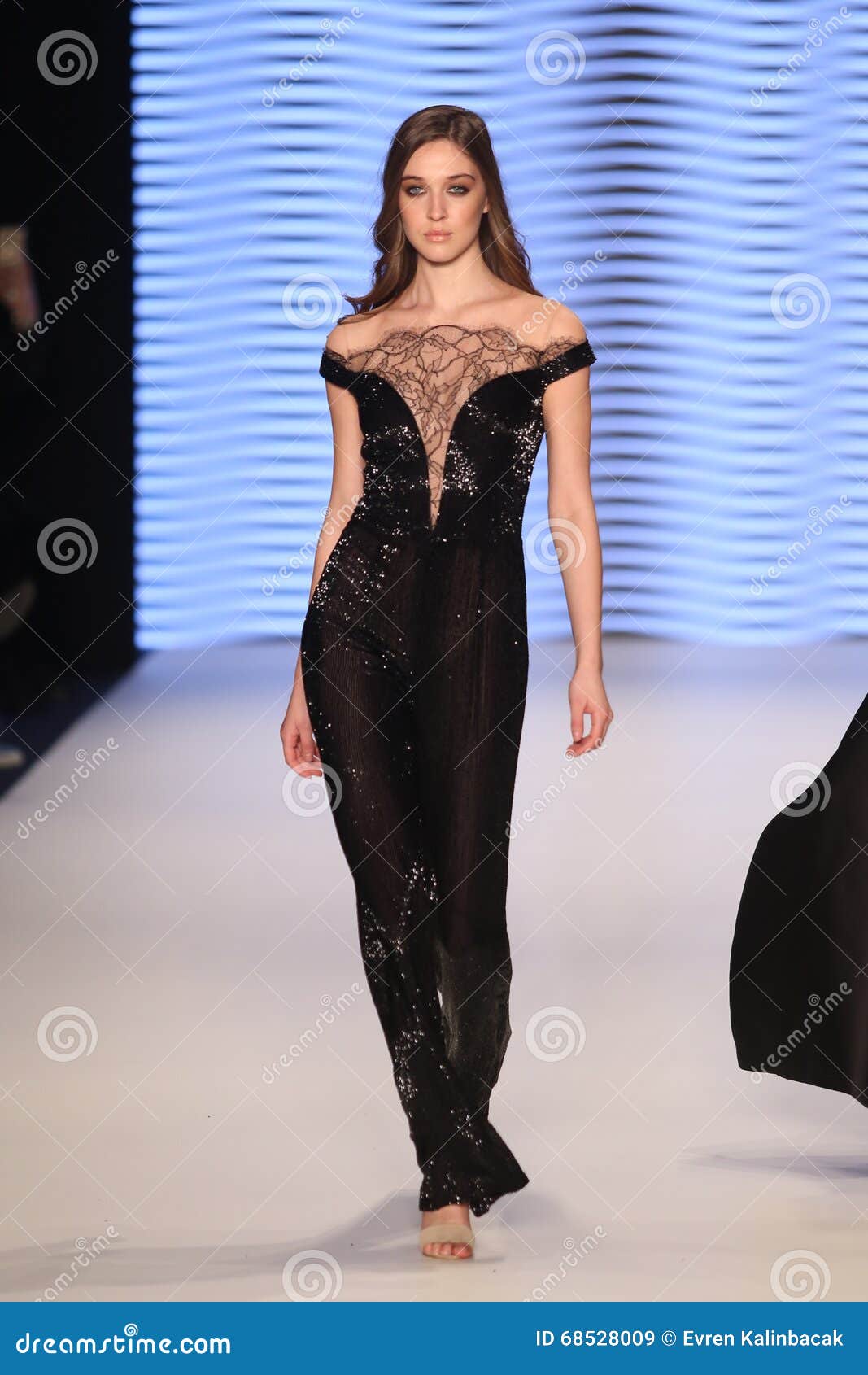 Rasit Bagzibagli Couture Catwalk in Mercedes-Benz Fashion Week I ...