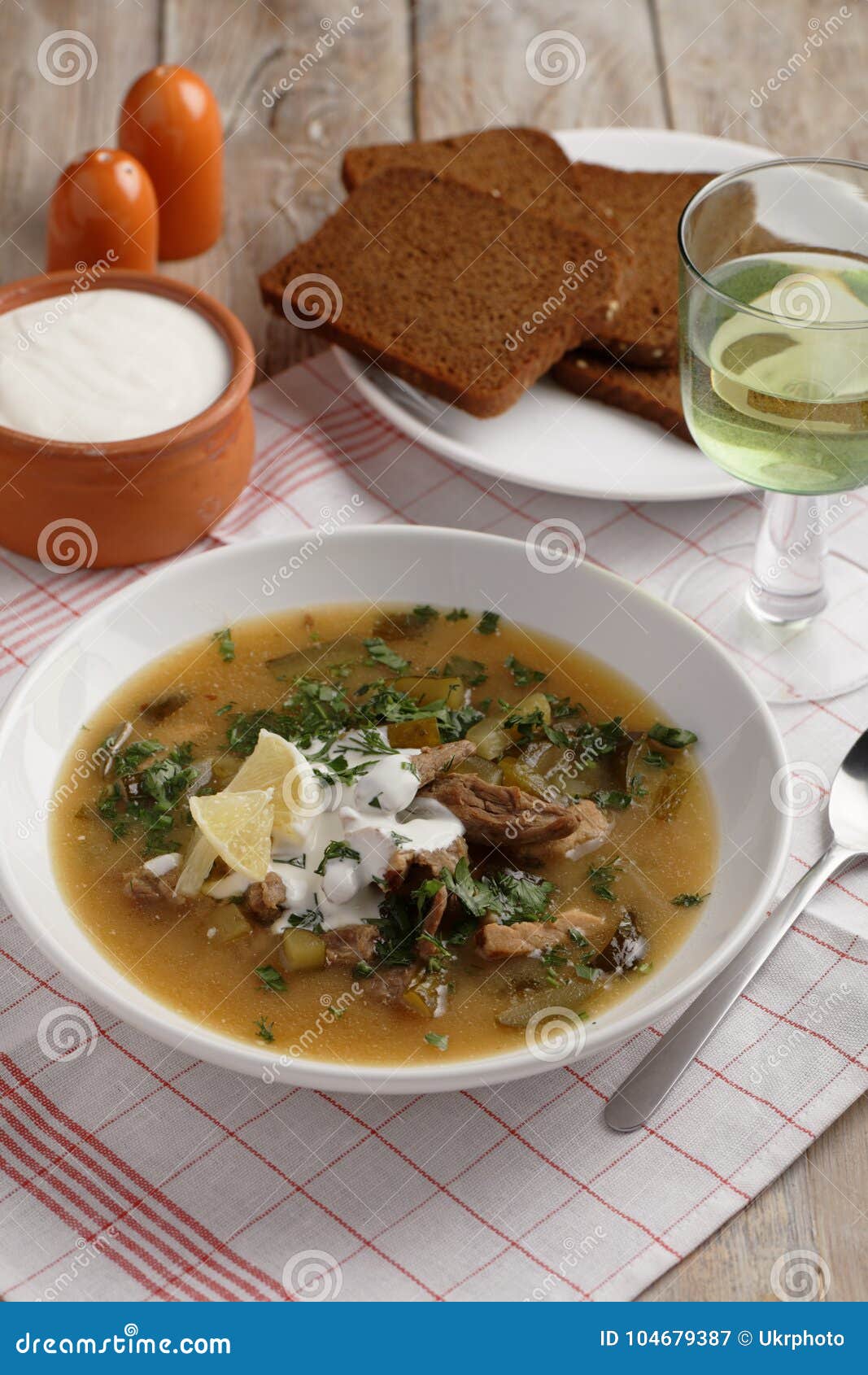 Rassolnik Vegetarisch Russische Essiggurkensuppe — Rezepte Suchen