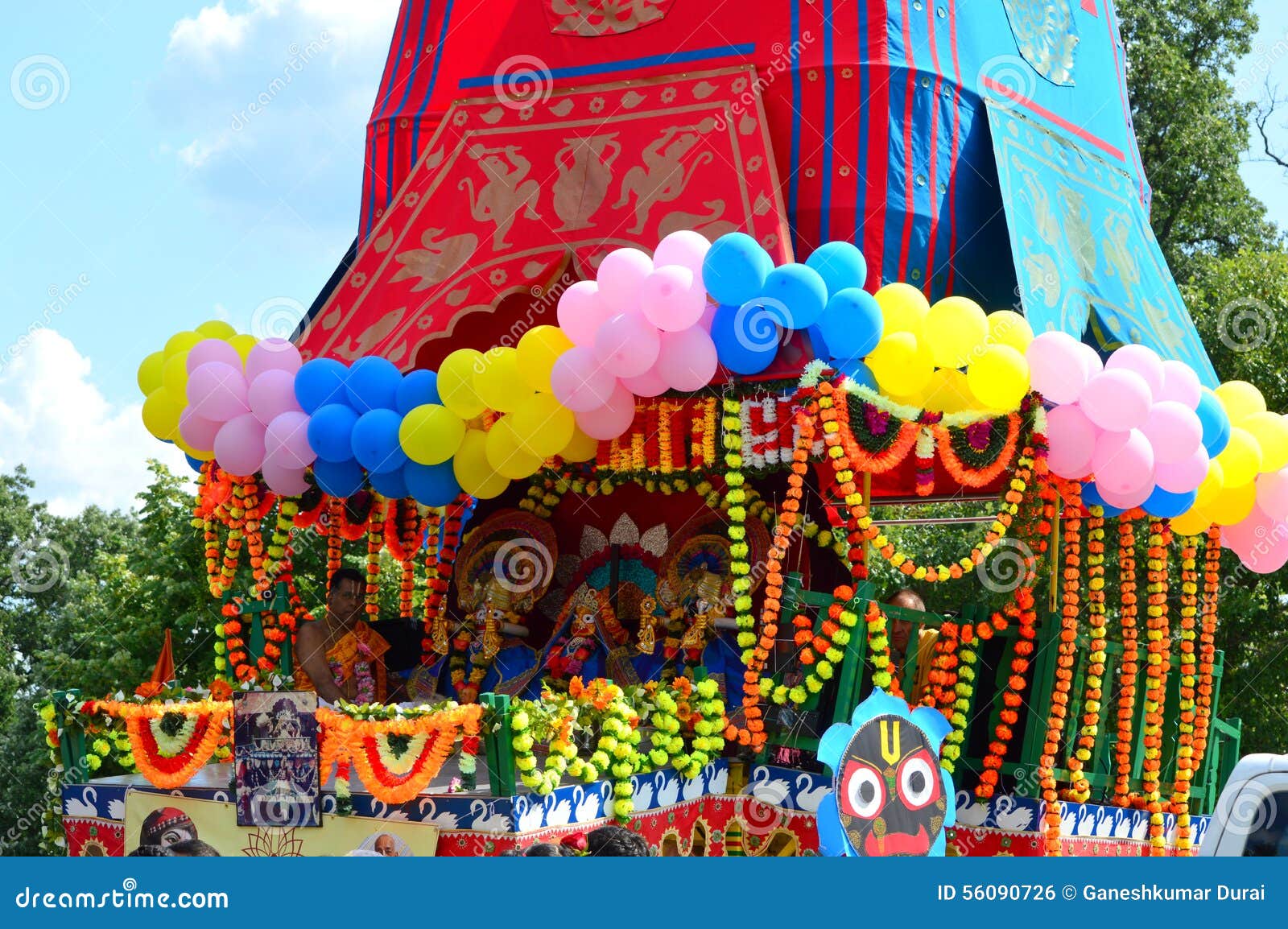 [Jeu] Association d'images - Page 14 Ratha-yatra-chariot-festival-photo-was-taken-chariots-miller-park-bloomington-56090726