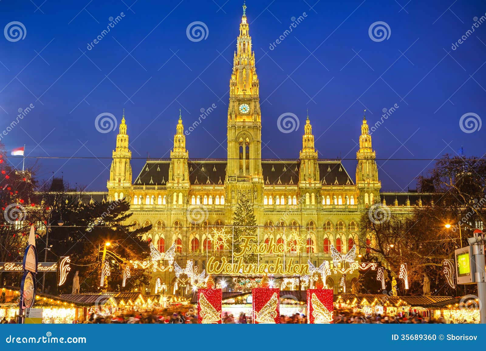 Rathaus And Christma