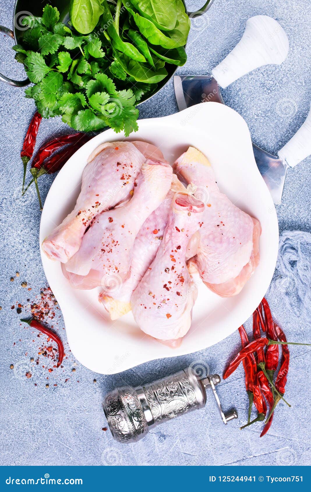 Chicken legs with spinach stock image. Image of bird 125244941