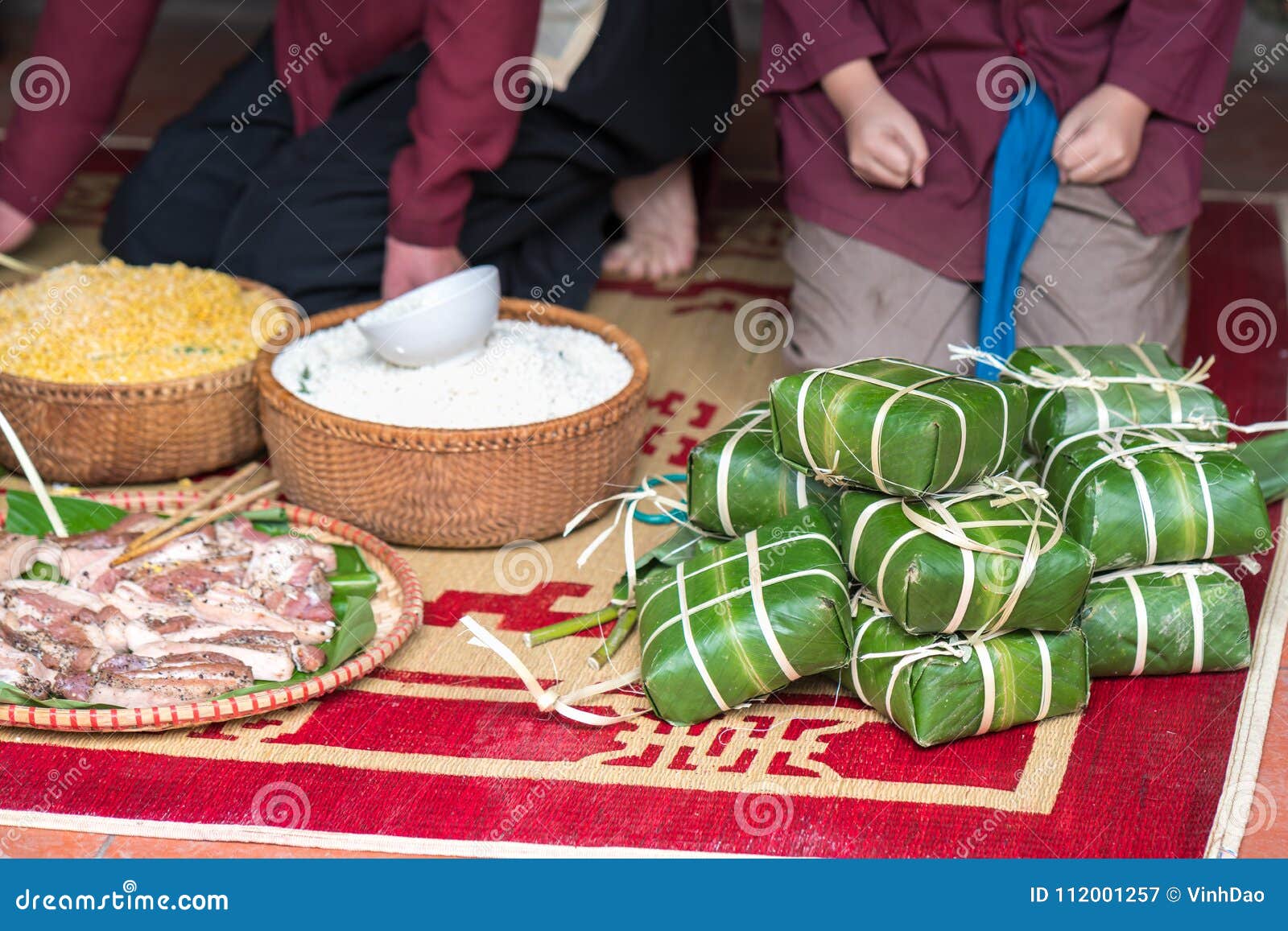 raw chung cake, the most important food of vietnamese lunar new year tet