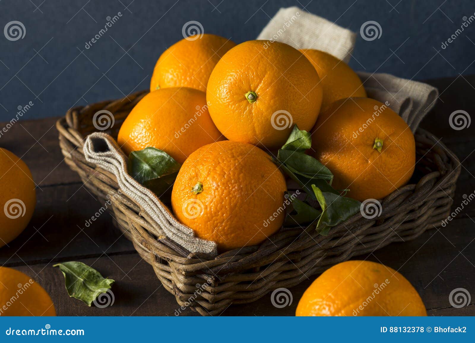 raw organic cara oranges