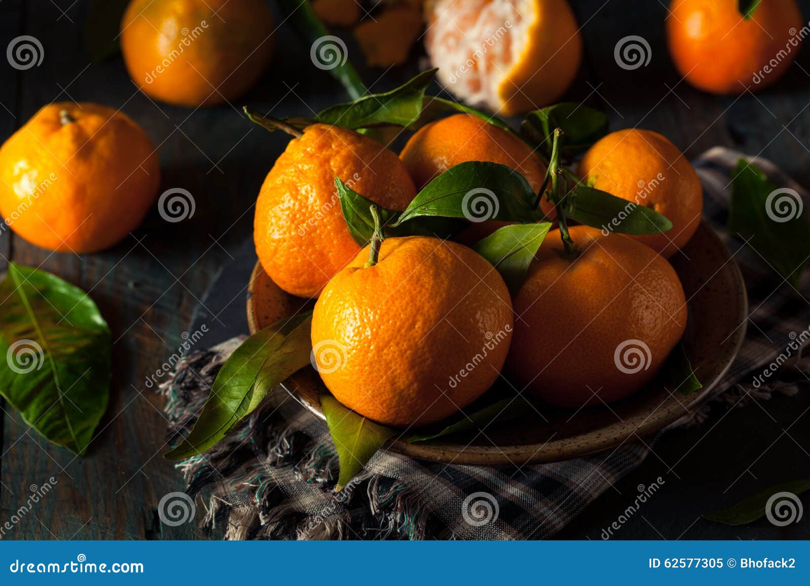 Raw Organic Satsuma Oranges Stock Image Image of fruit, leaf 62577305