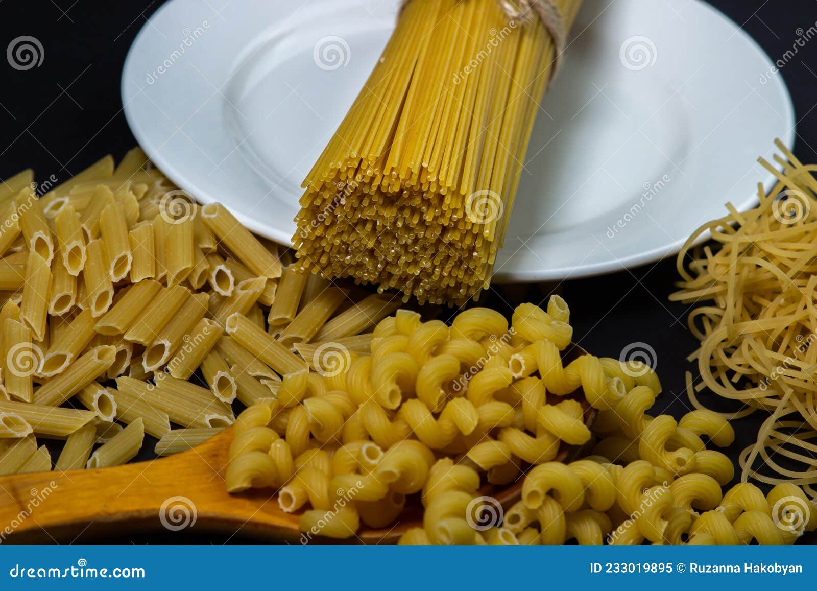 Free Photo  Various types of pasta on black