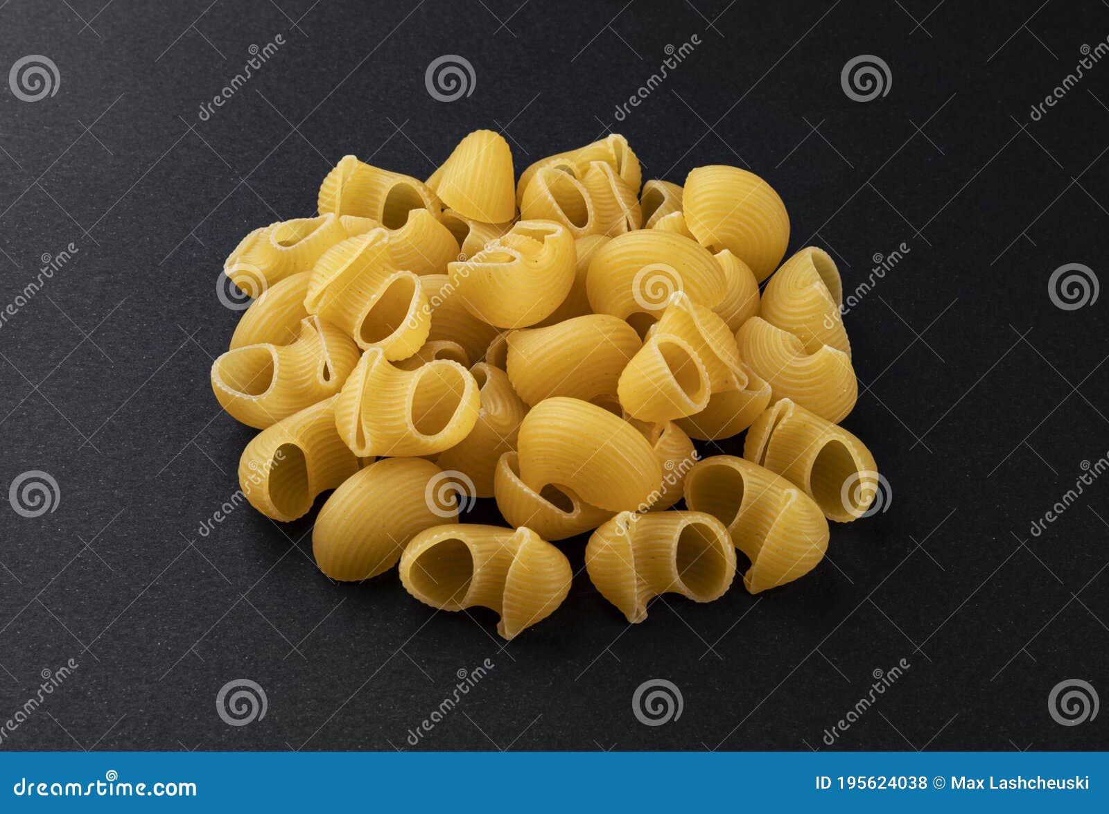 Download 26 Pipe Rigate Pasta Psd Yellowimages Mockups