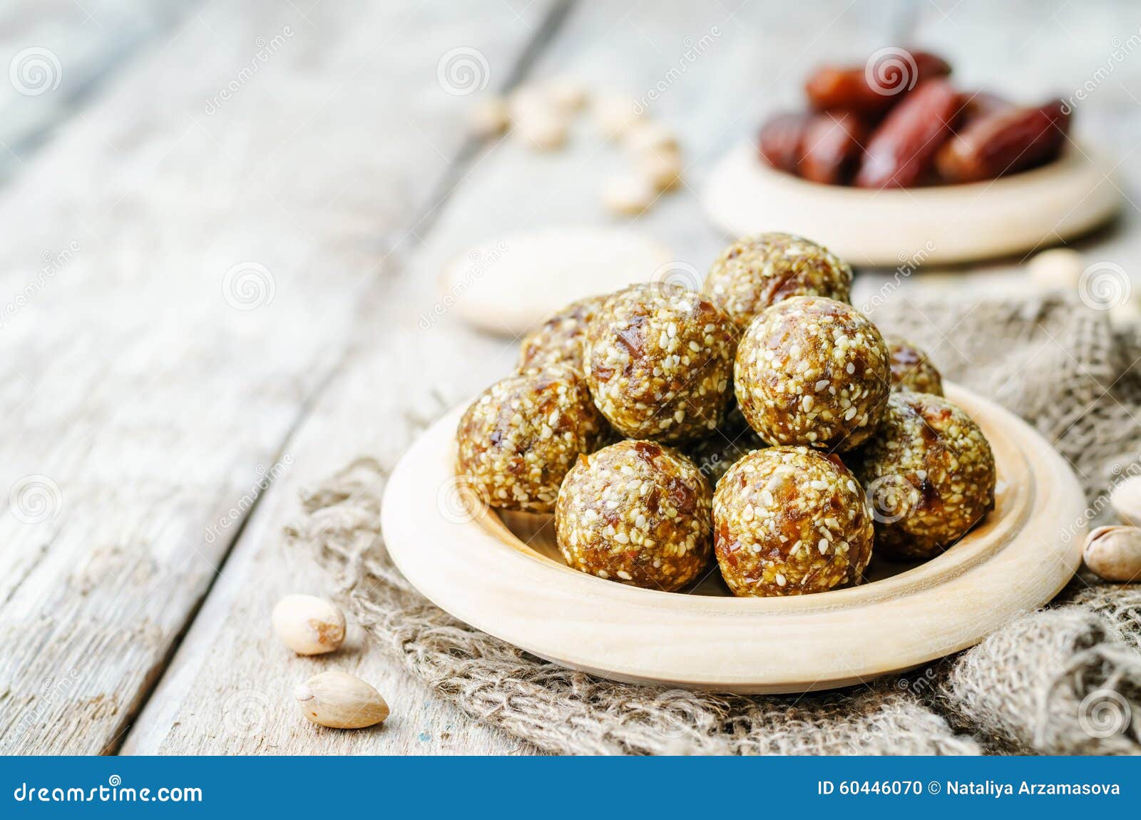date and pistachio balls