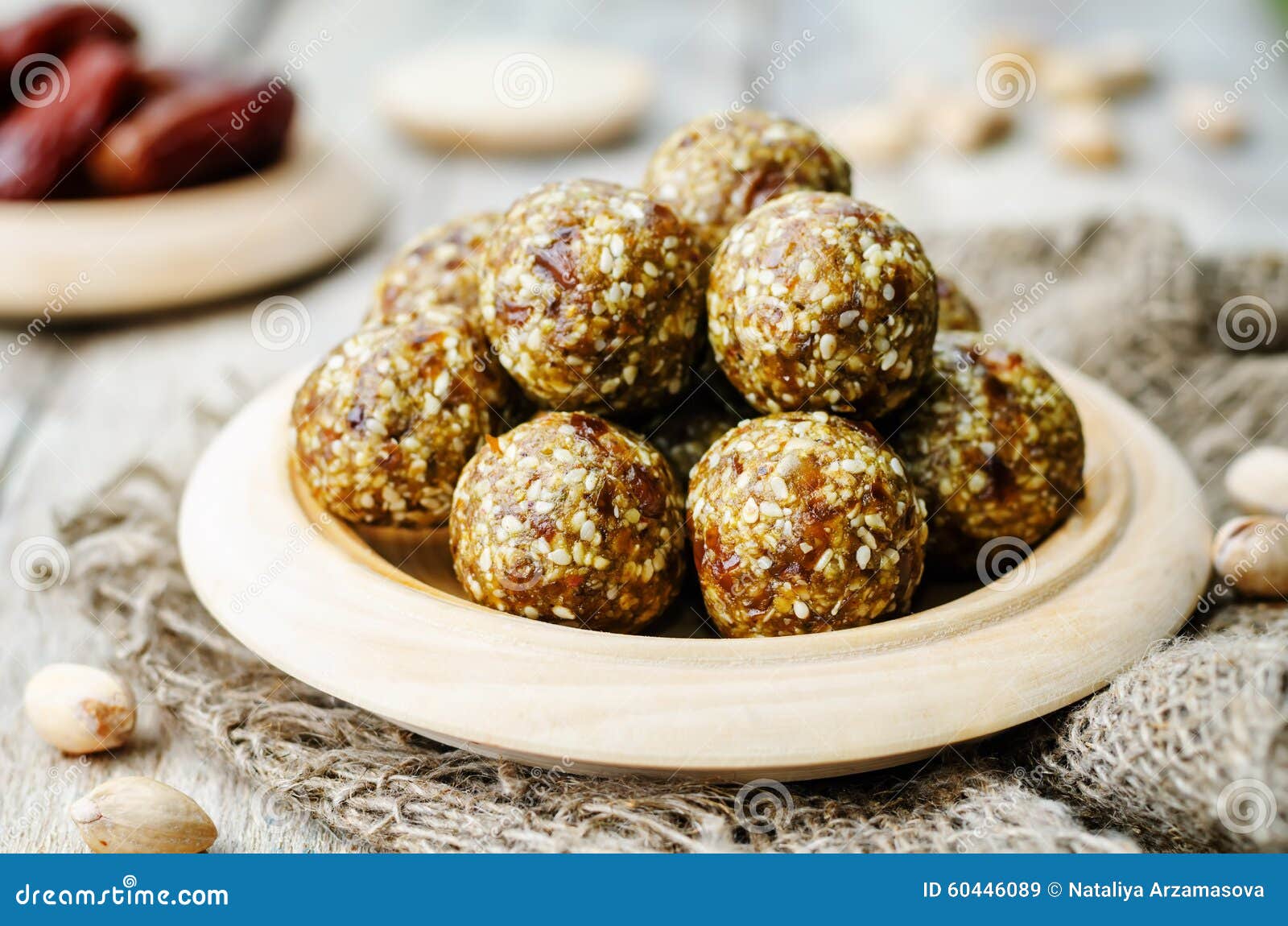 date and pistachio balls