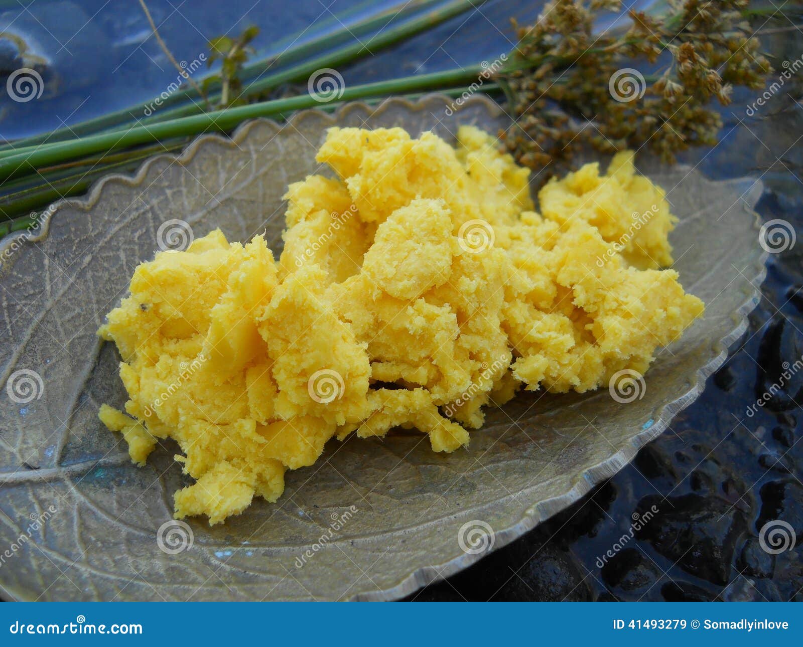 raw yellow shea butter nature macro