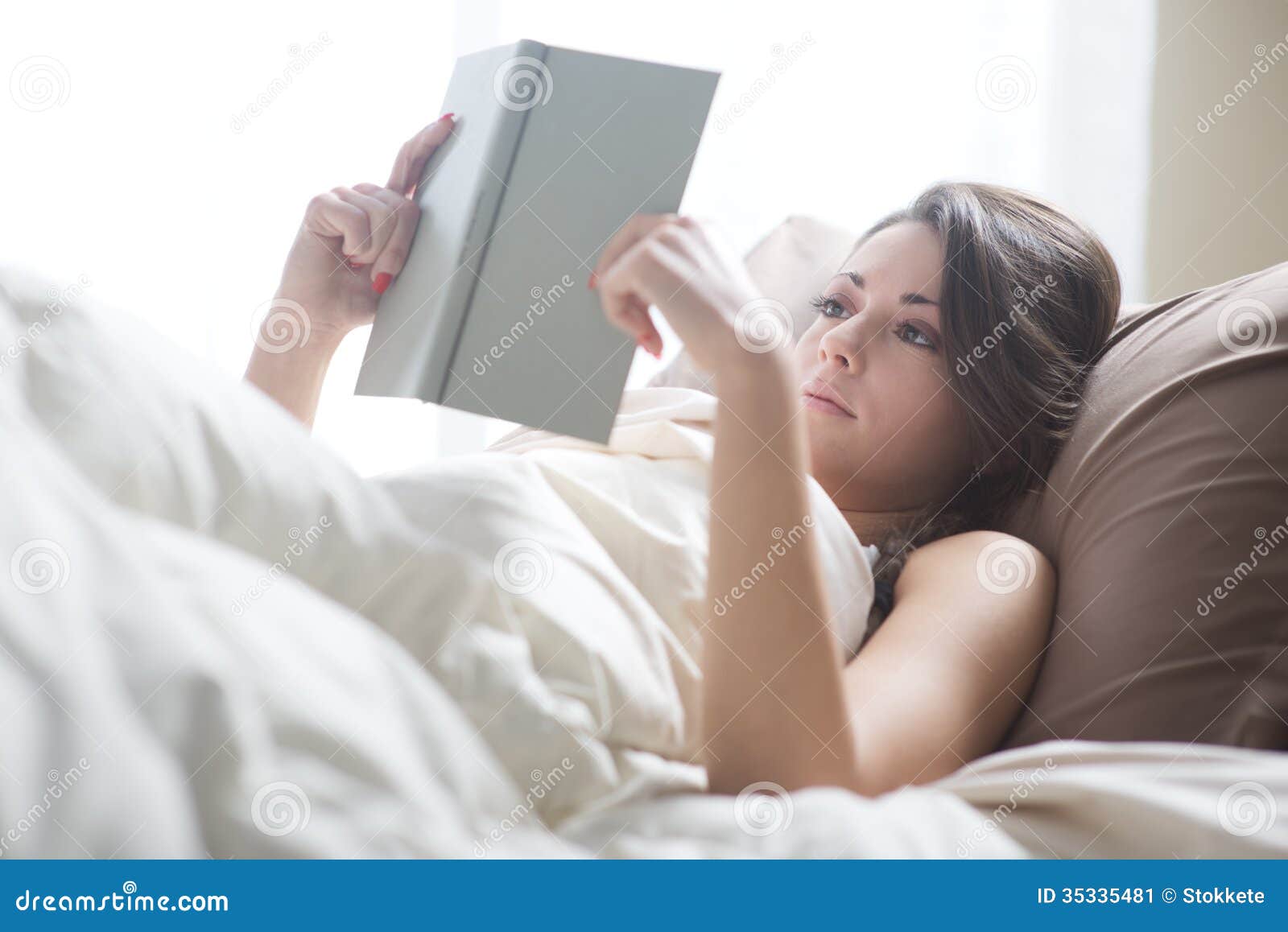 Lea Naked