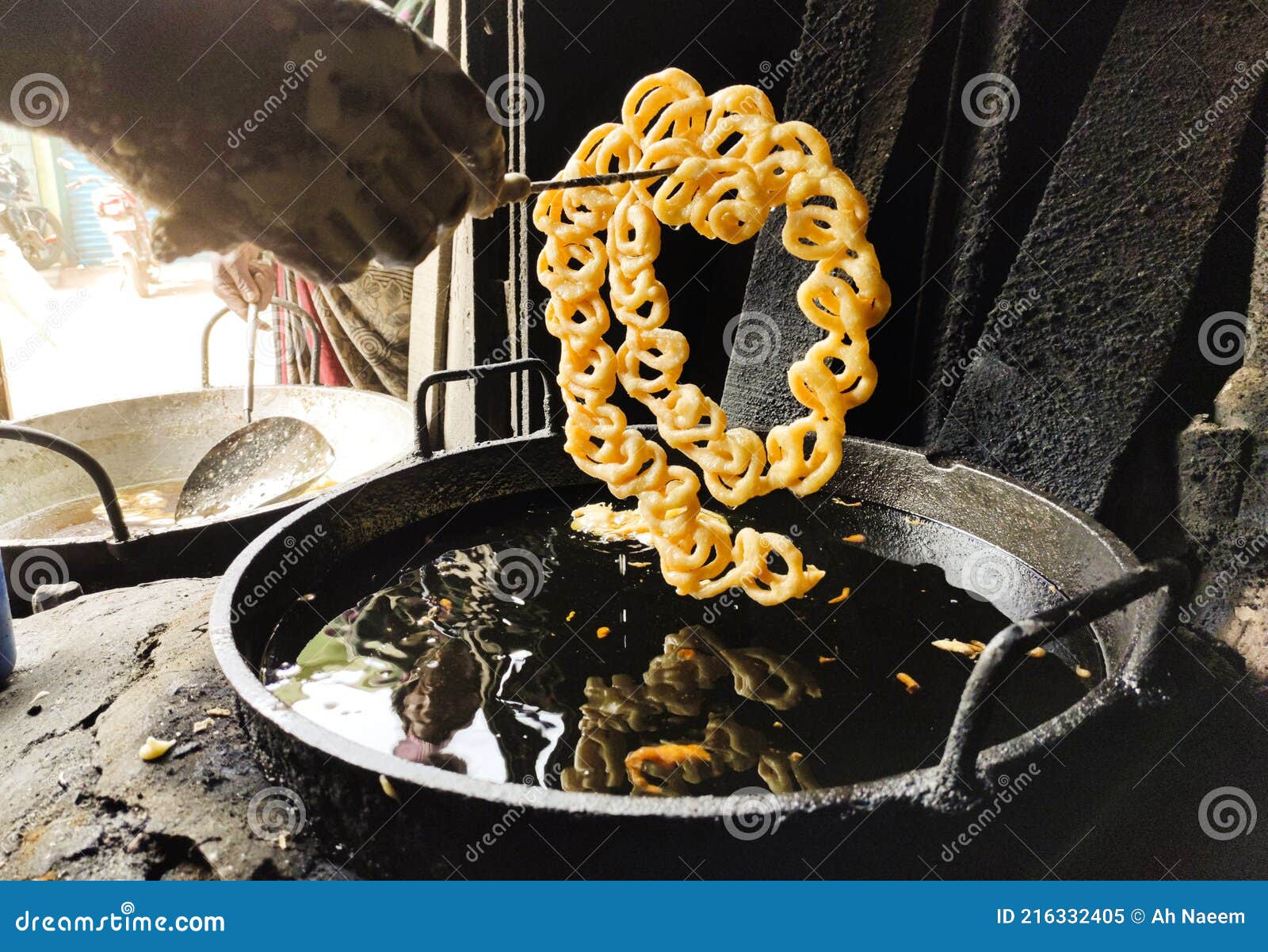 606 Big Frying Pan Hot Meal Stock Photos - Free & Royalty-Free Stock Photos  from Dreamstime