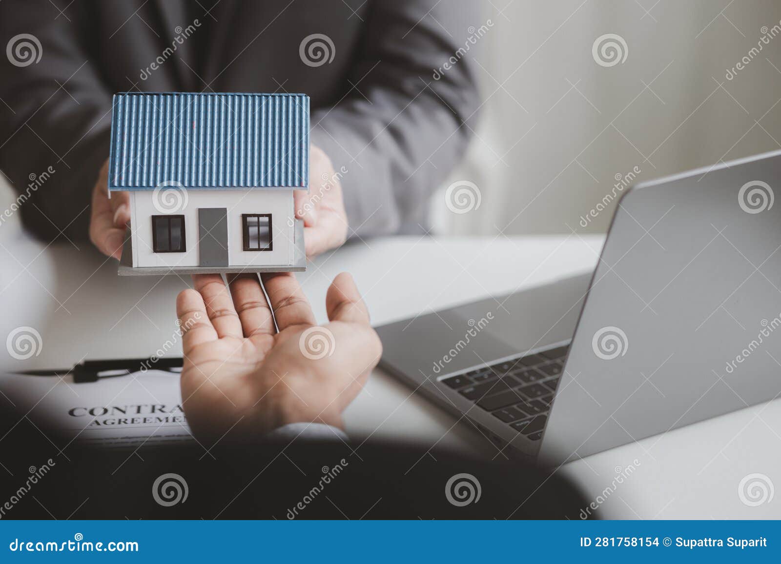 Real Estate Agents Explain Models of Housing Estates in Projects To Elaborate To Clients