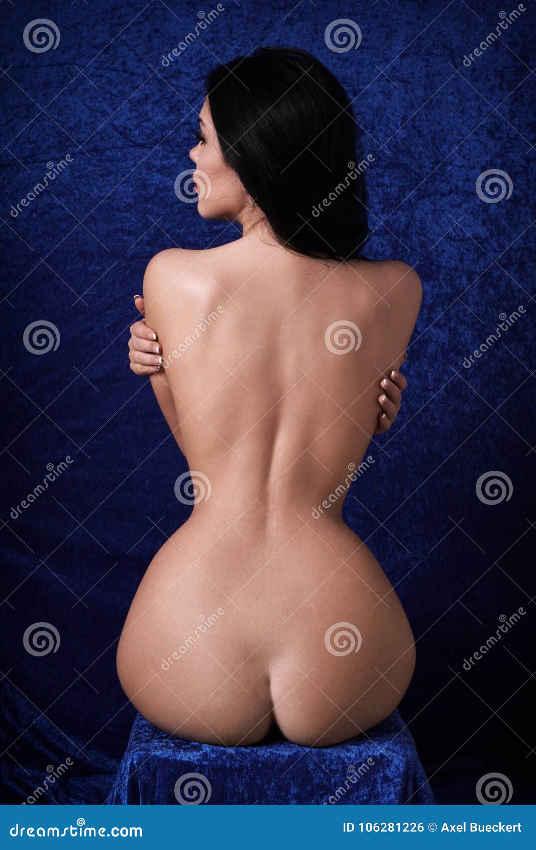 Hourglass figure naked