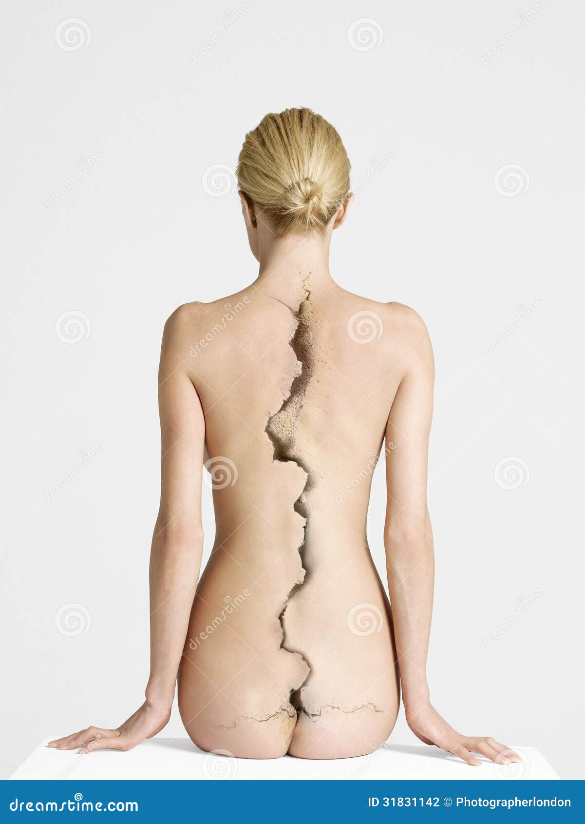 Desnudo Woman Backview