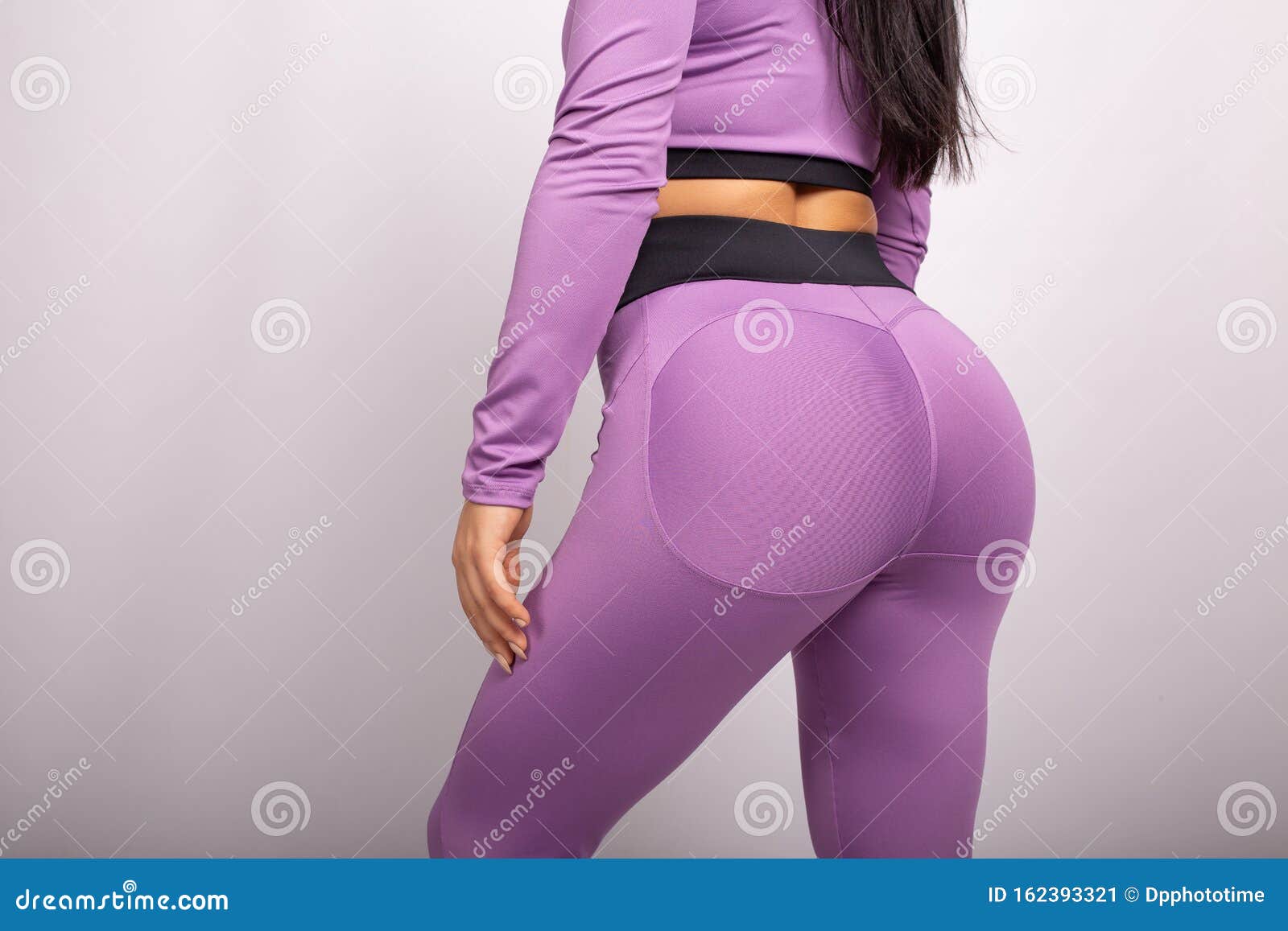 Sportive Woman Wearing Sexy Leggings Back View Sporty Woman Rear Stock  Photo by ©phototime 228062960