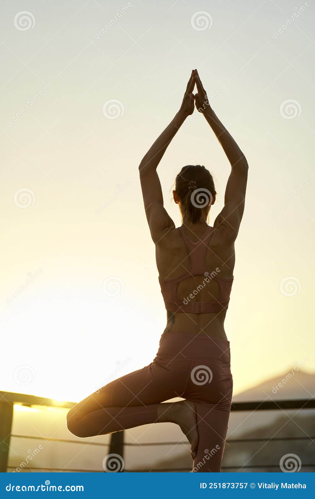 Man practicing yoga classic asana dance pose standing on hand Stock Photo  by ©dml5050 181082506