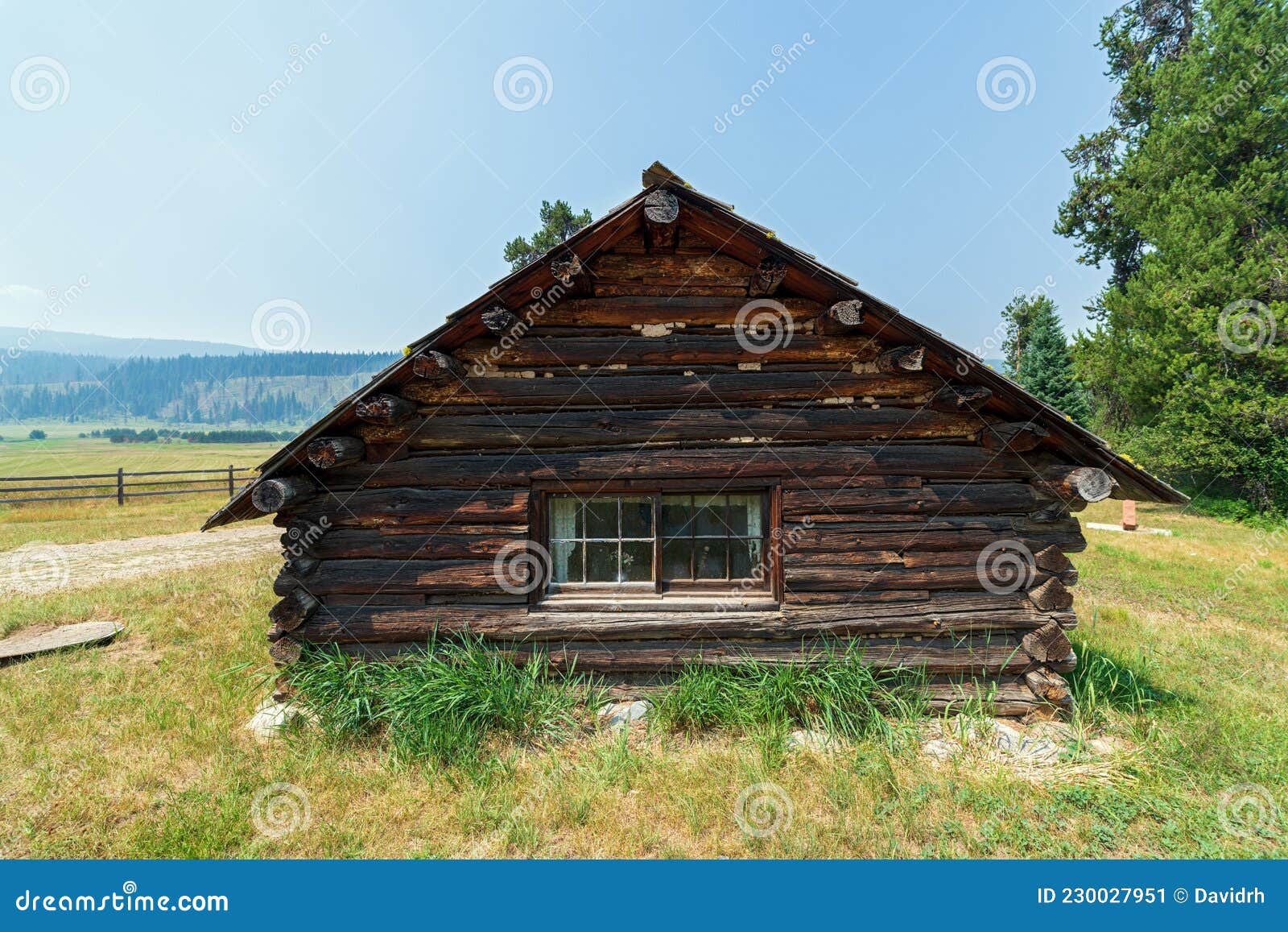 Rear Window of an Old Log Cabin in Idaho, USA Stock Image - Image of ...