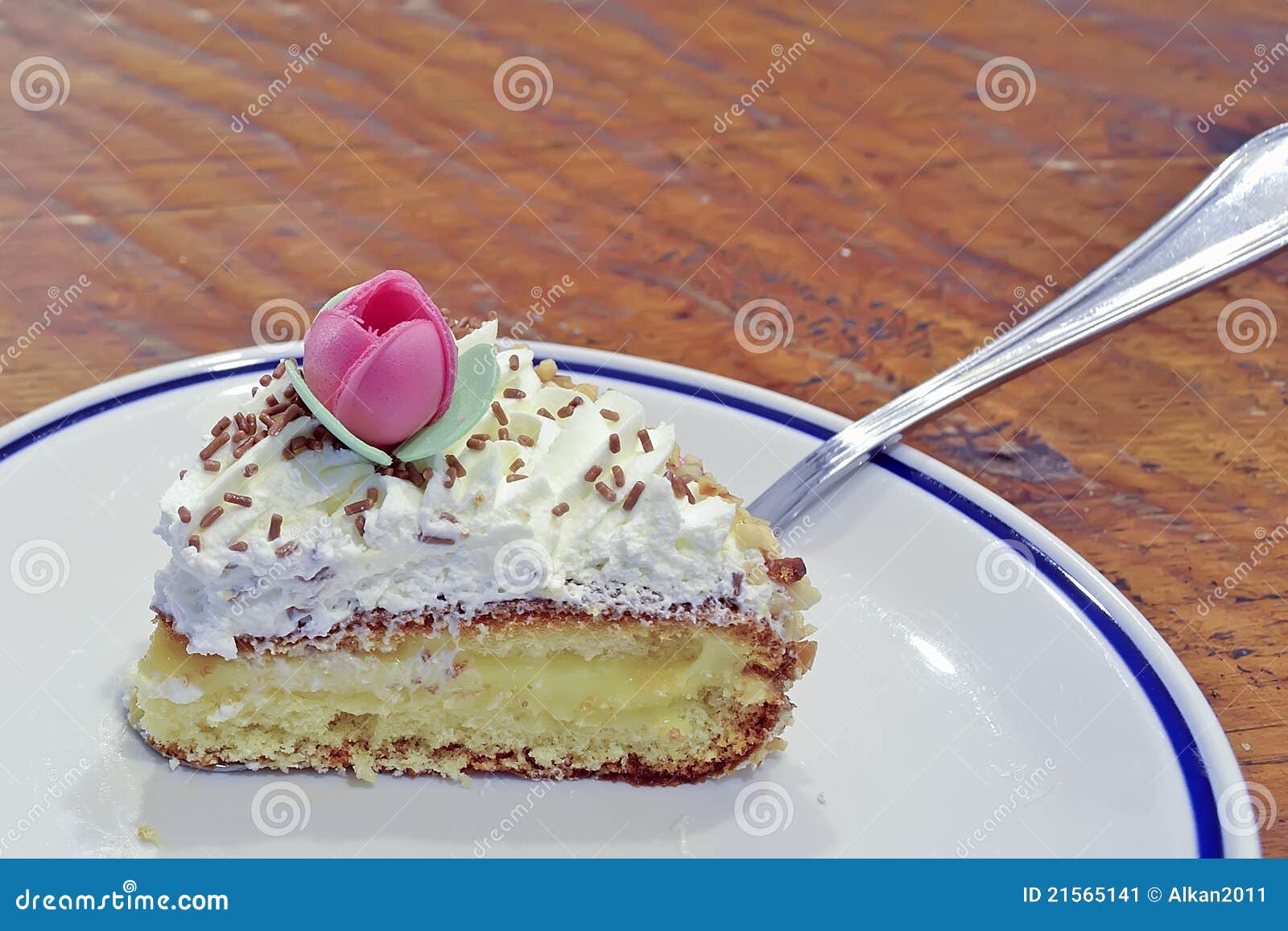 277 Rebanada De Torta De Chantilly Fotos Libres De Derechos Y Gratuitas De Dreamstime